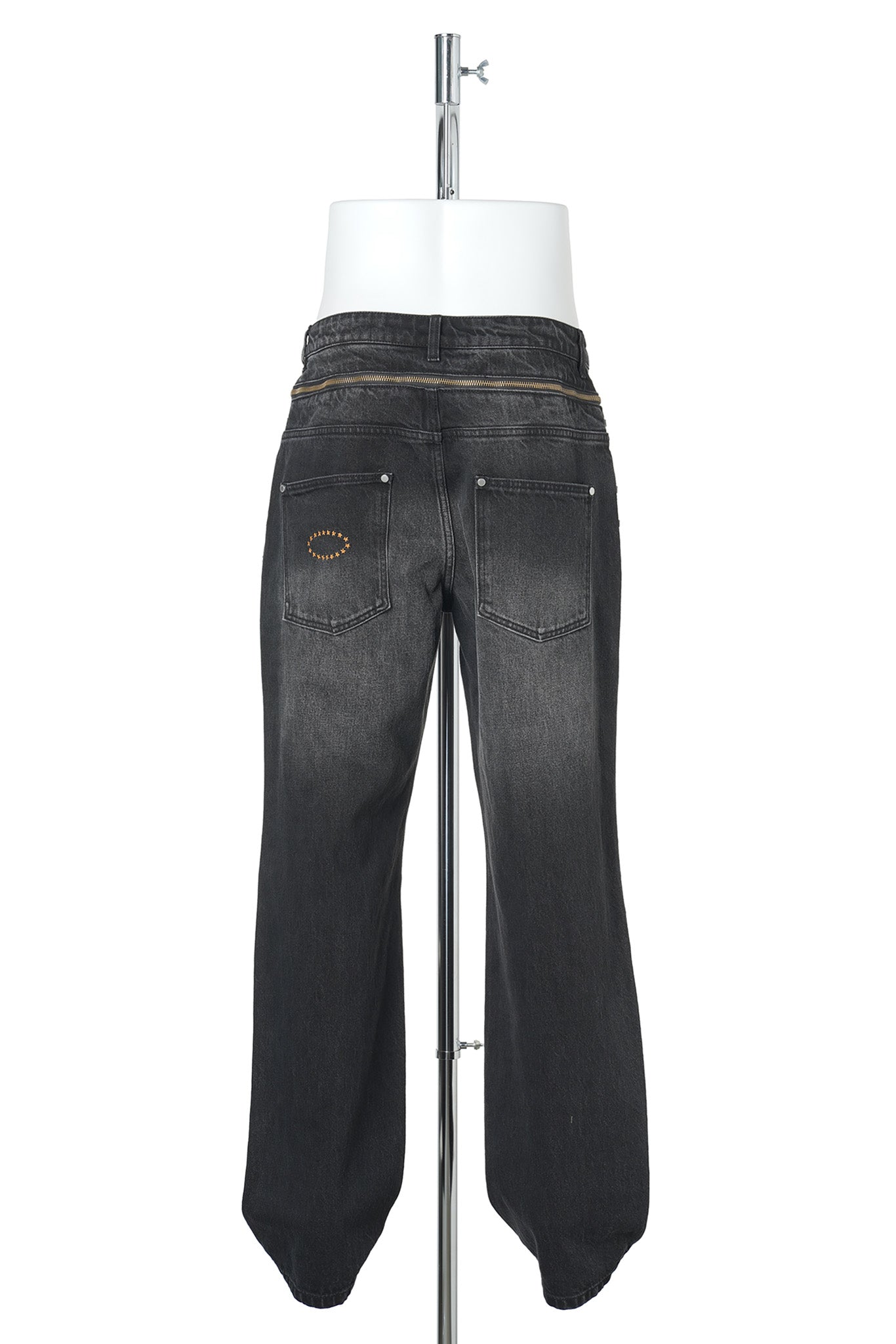 STUDDED BACK ZIP JEANS / BLACK