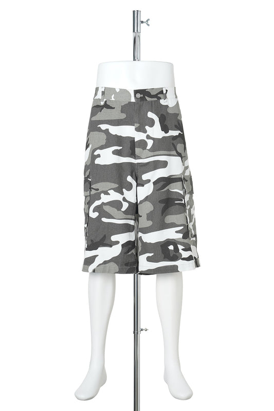 WIDE CARGO SHORTS / BLACK CAMO