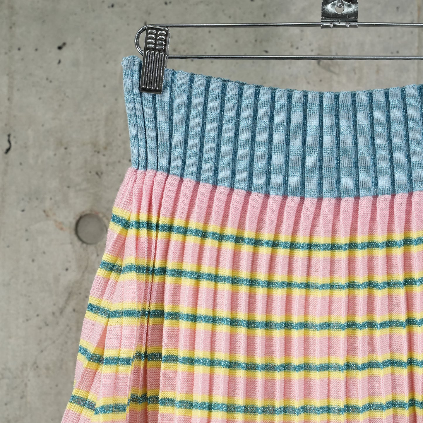 KNITTED MERINO AND LUREX PLEAT MIDI SKIRT WITH MULICOLOR STRIPES AND CHECK RIB / ROSE/MULTI