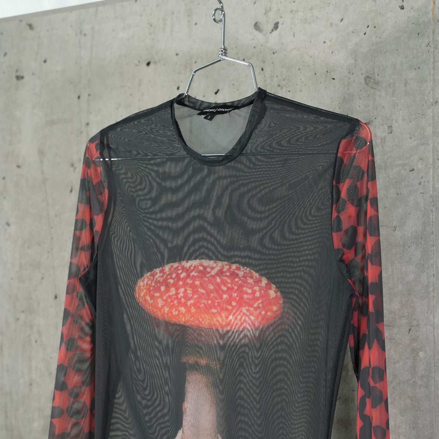 AI MUSHROOM AND STARS PRINT POLY LONG SLEEVE T-SHIRT / BLACK/WHITE