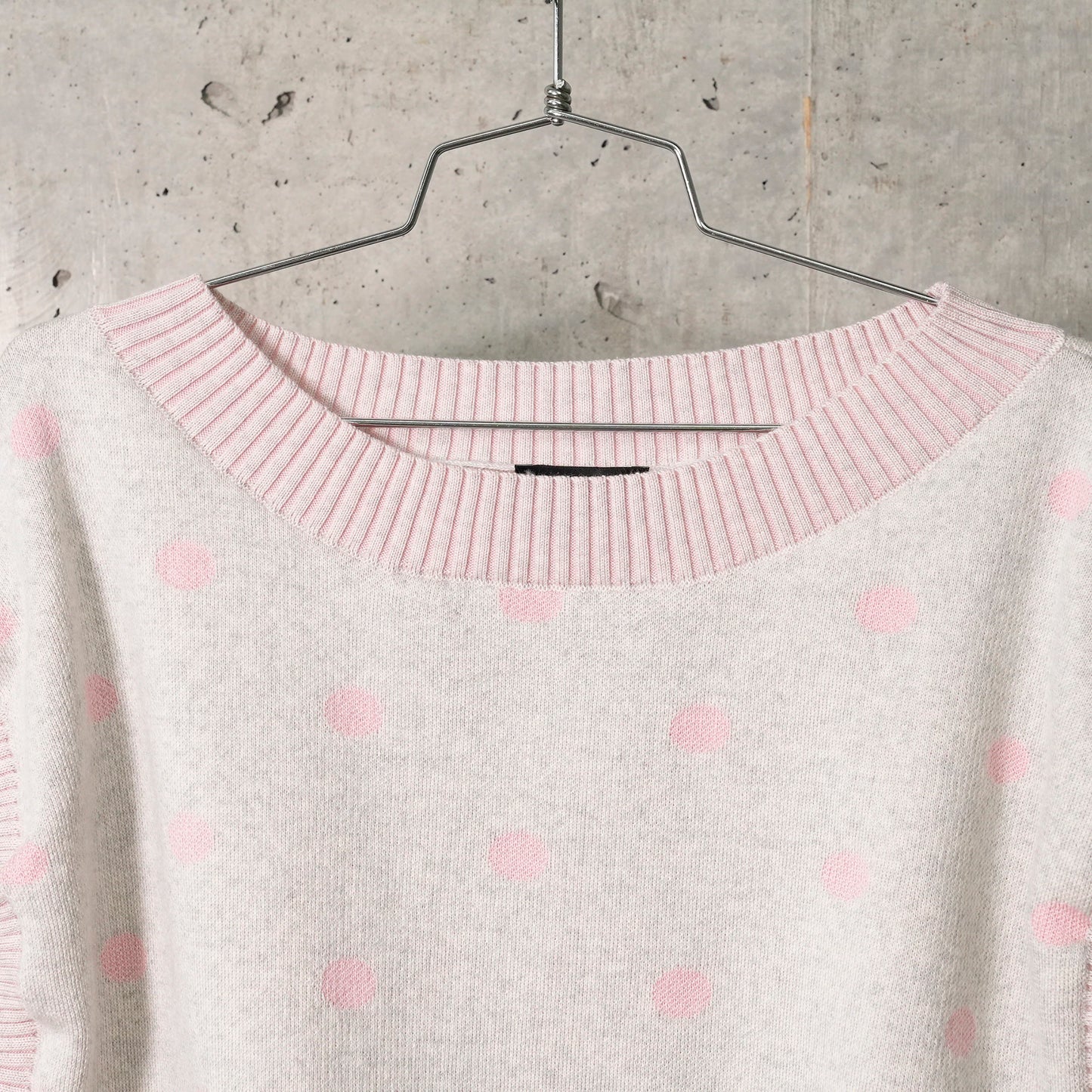 POLKA DOT SQUARE VEST PULLOVER WITH MERINO JACQUARD PRINT AND RIB EDGES / ROSE/GREY