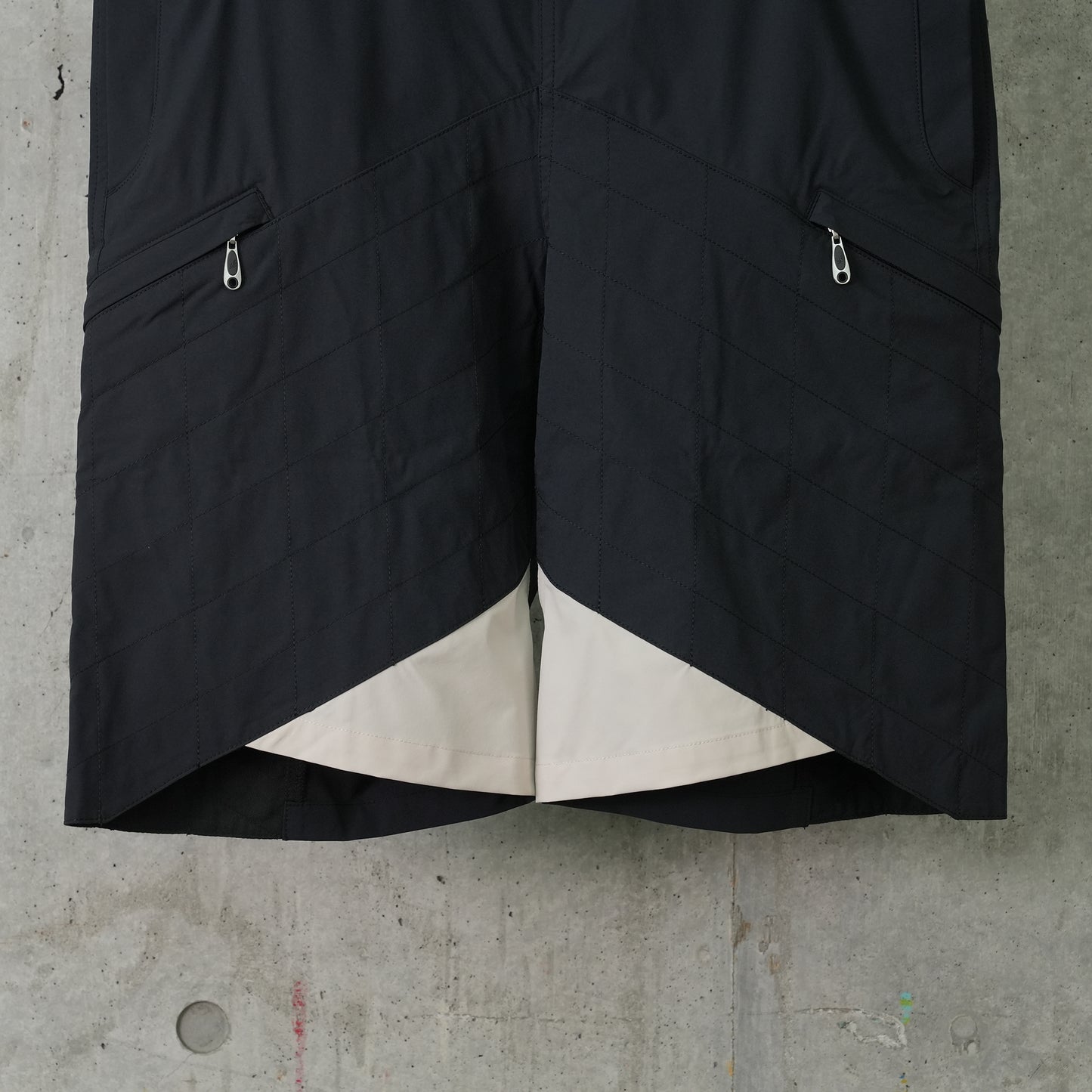 LIATRISORY SHORTS / 001:ANTHRACITE