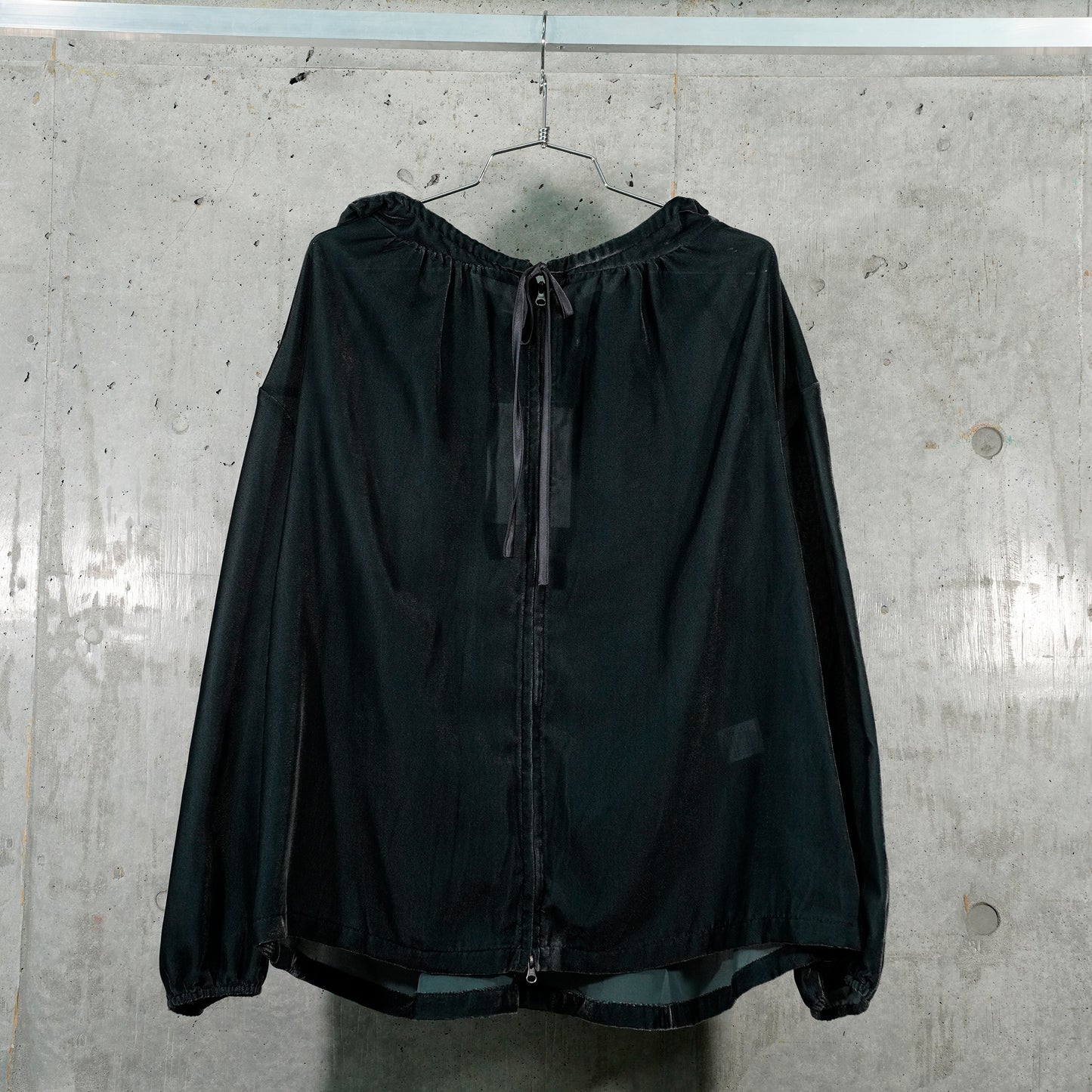 VELVET SHIRRING HOODIE / DARK GREEN