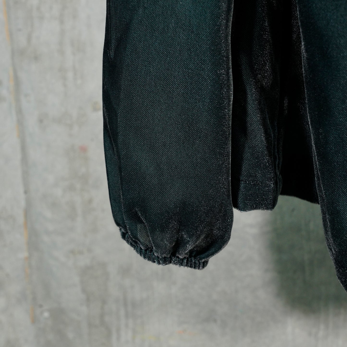 VELVET SHIRRING HOODIE / DARK GREEN