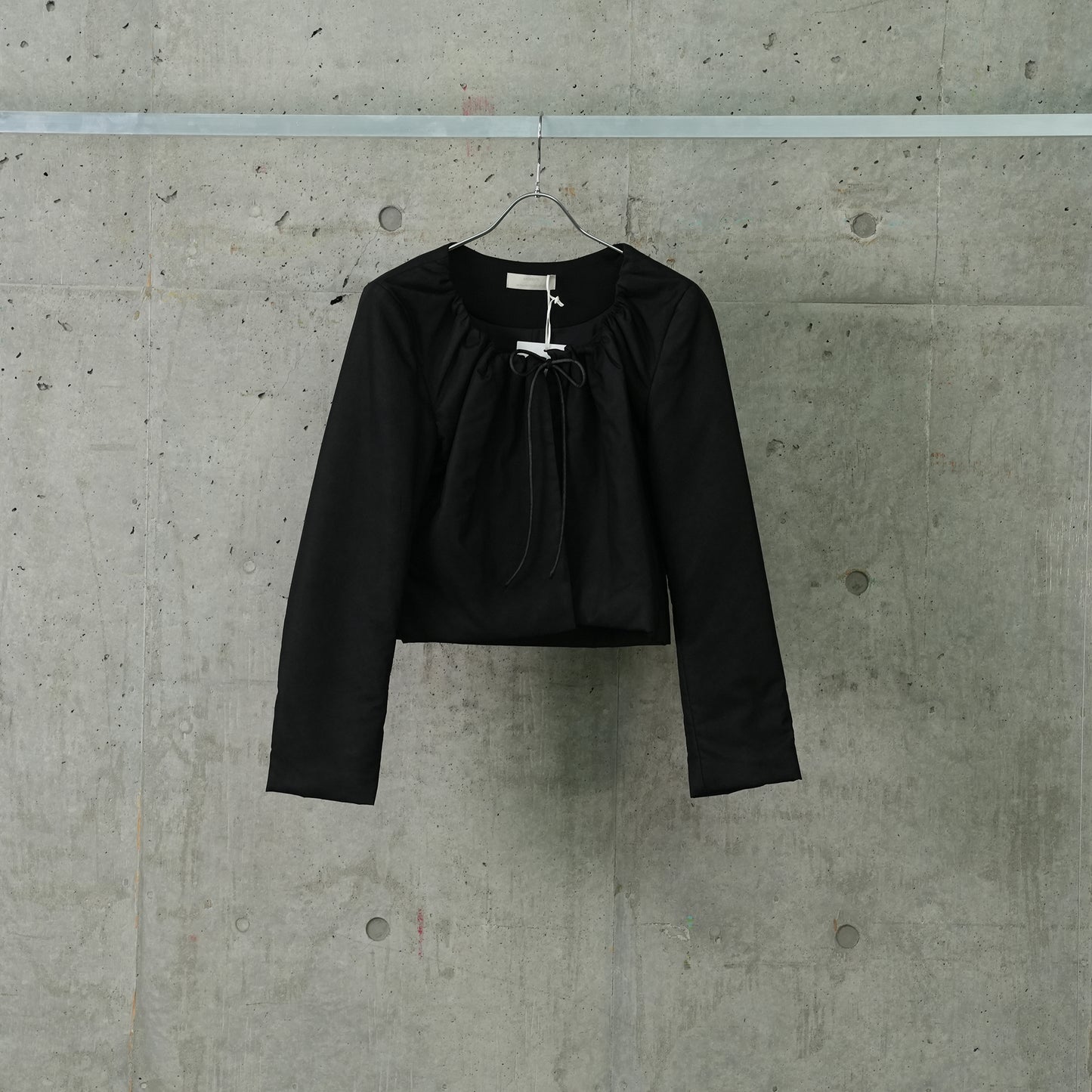 SHEER PADDED CROPPED JACKET / BLACK