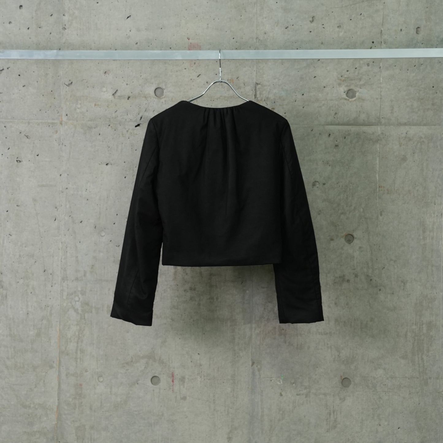 SHEER PADDED CROPPED JACKET / BLACK