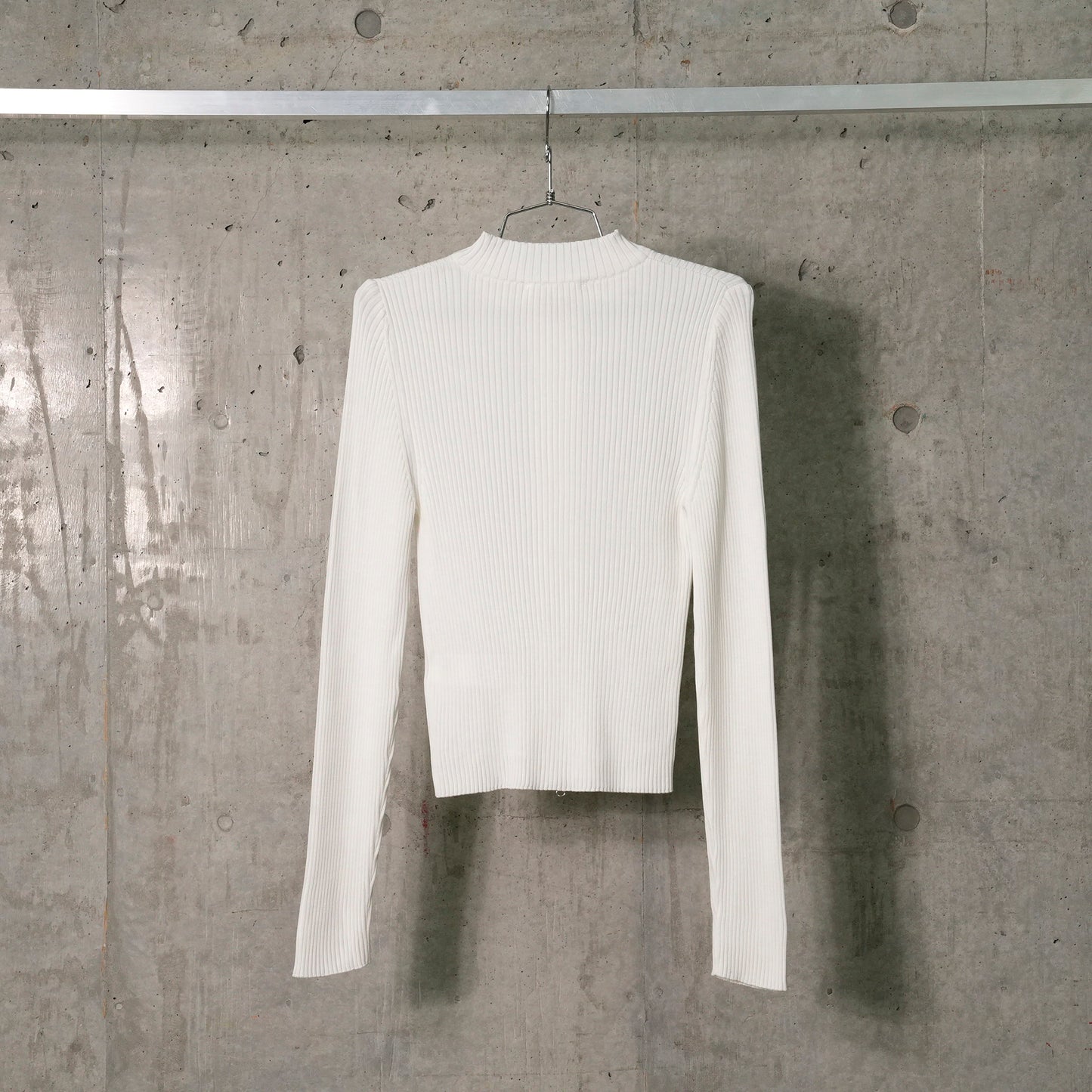 RIBBED MOCK NECK CARDIGAN / WHITE