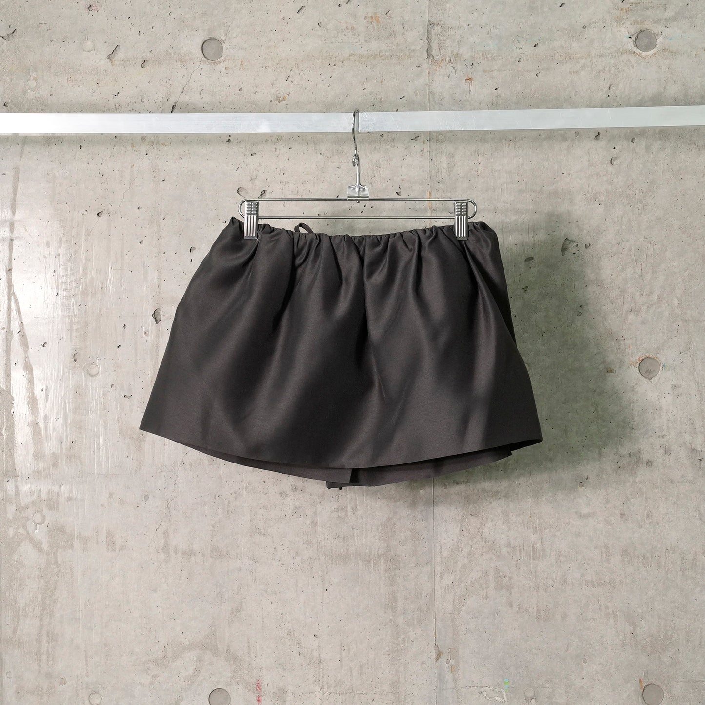 SHIRRING ORGANZA BELT SKIRT / CHARCOAL