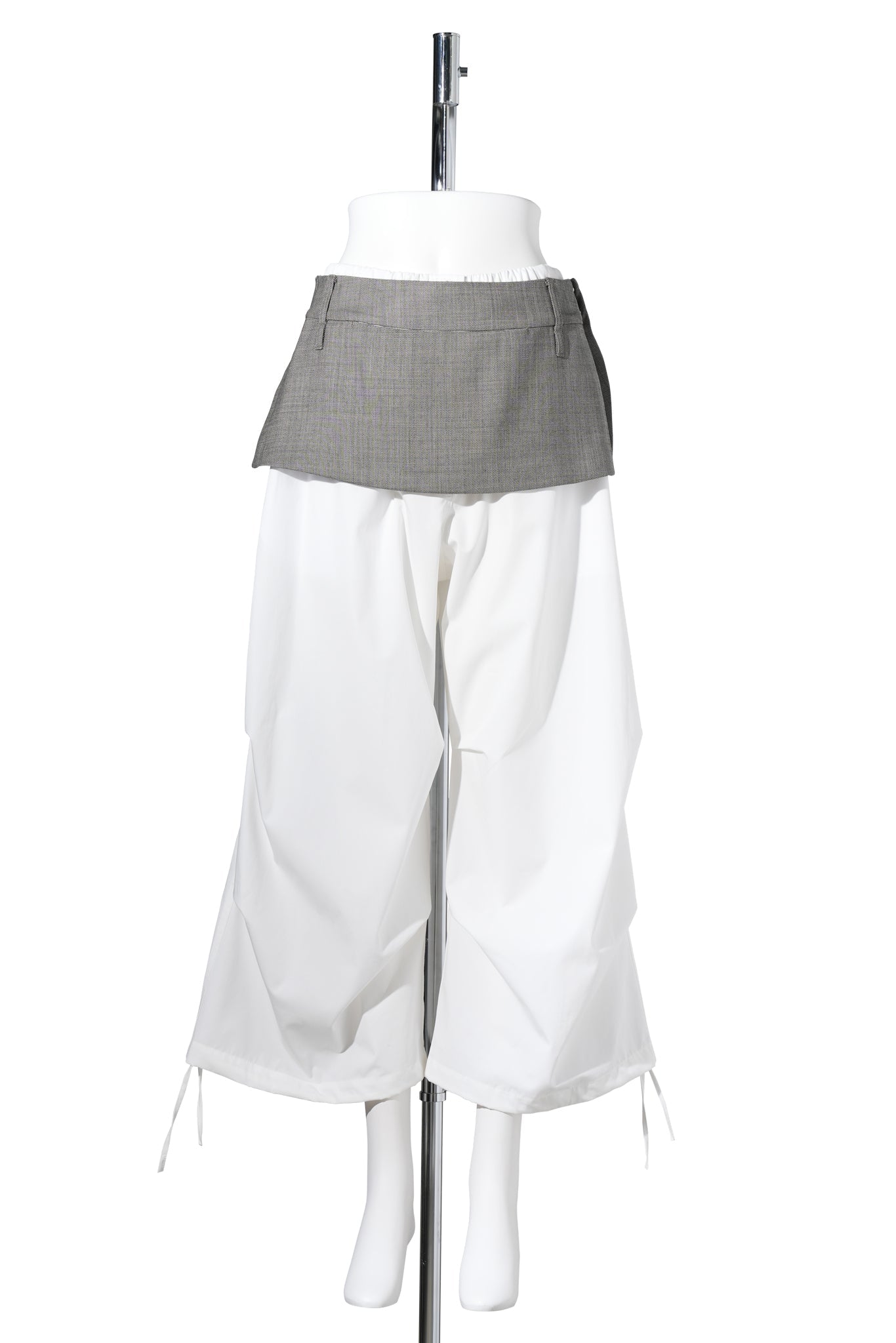 APRON MINI LAYERED SKIRT / GREY BEIGE