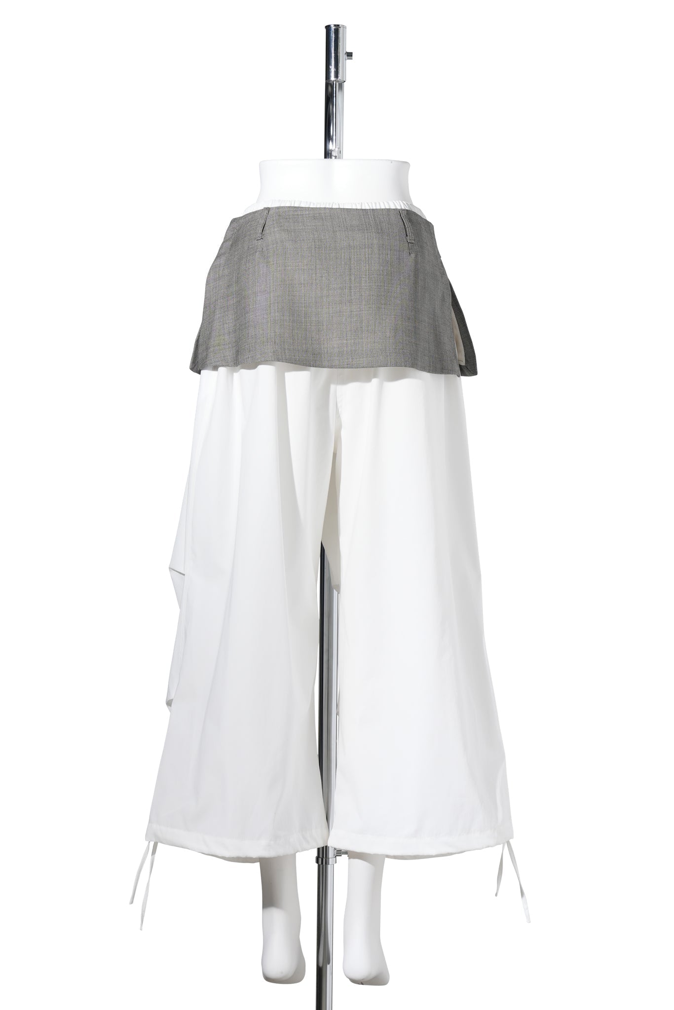APRON MINI LAYERED SKIRT / GREY BEIGE