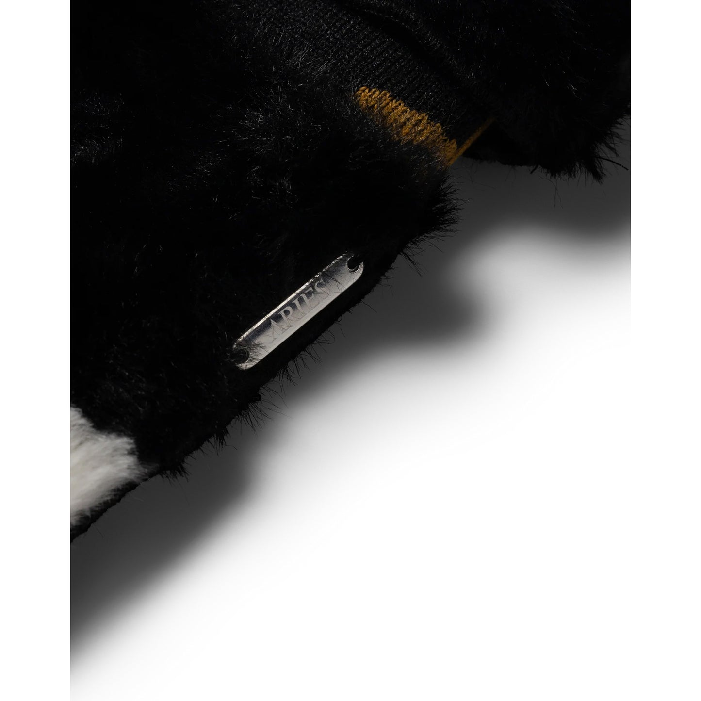 FUZZY DUCK DOES HE MITTENS / MULTI