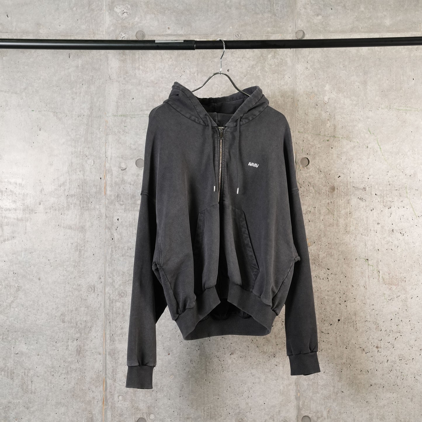 SHOULDERLESS HOODIE / BLACK