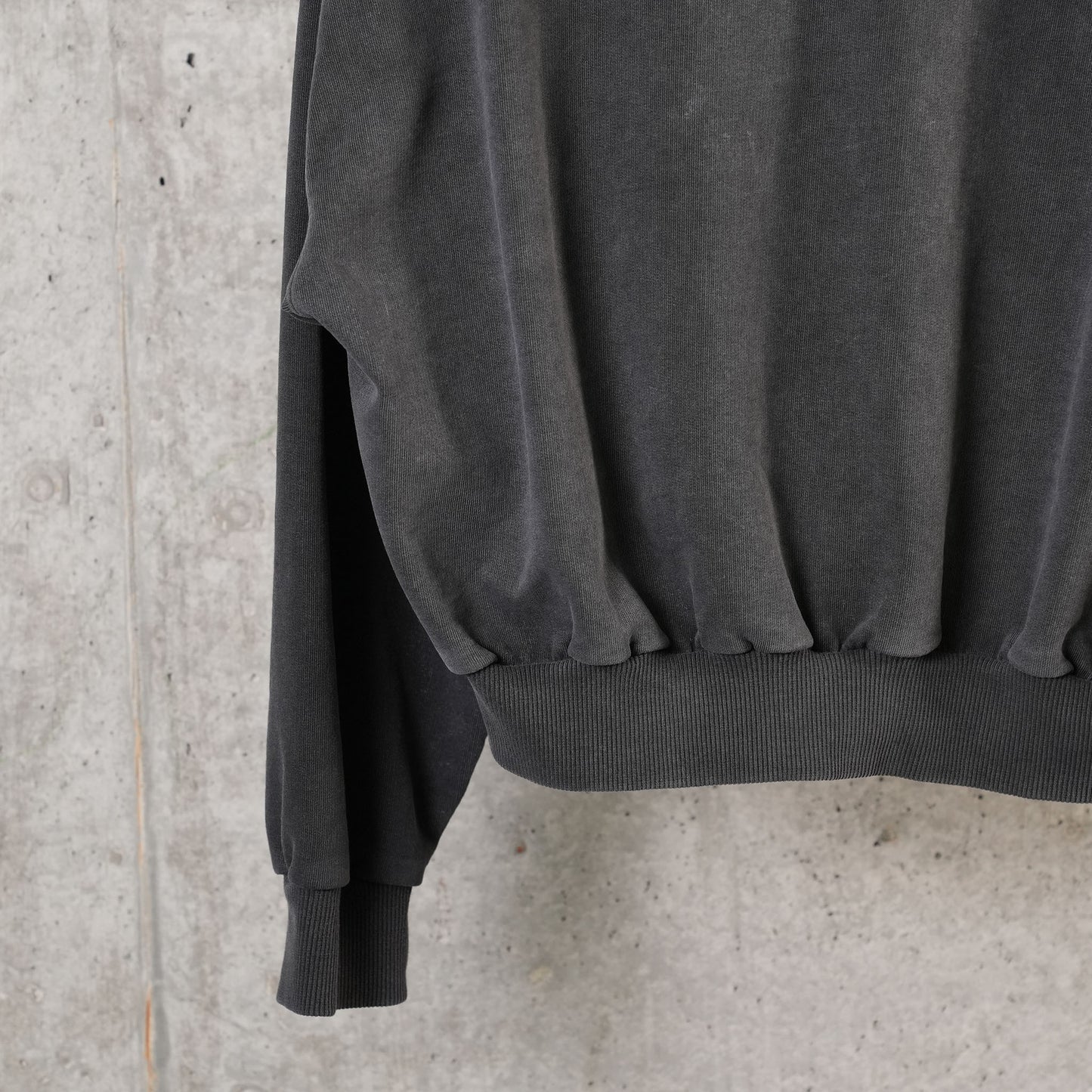 SHOULDERLESS HOODIE / BLACK