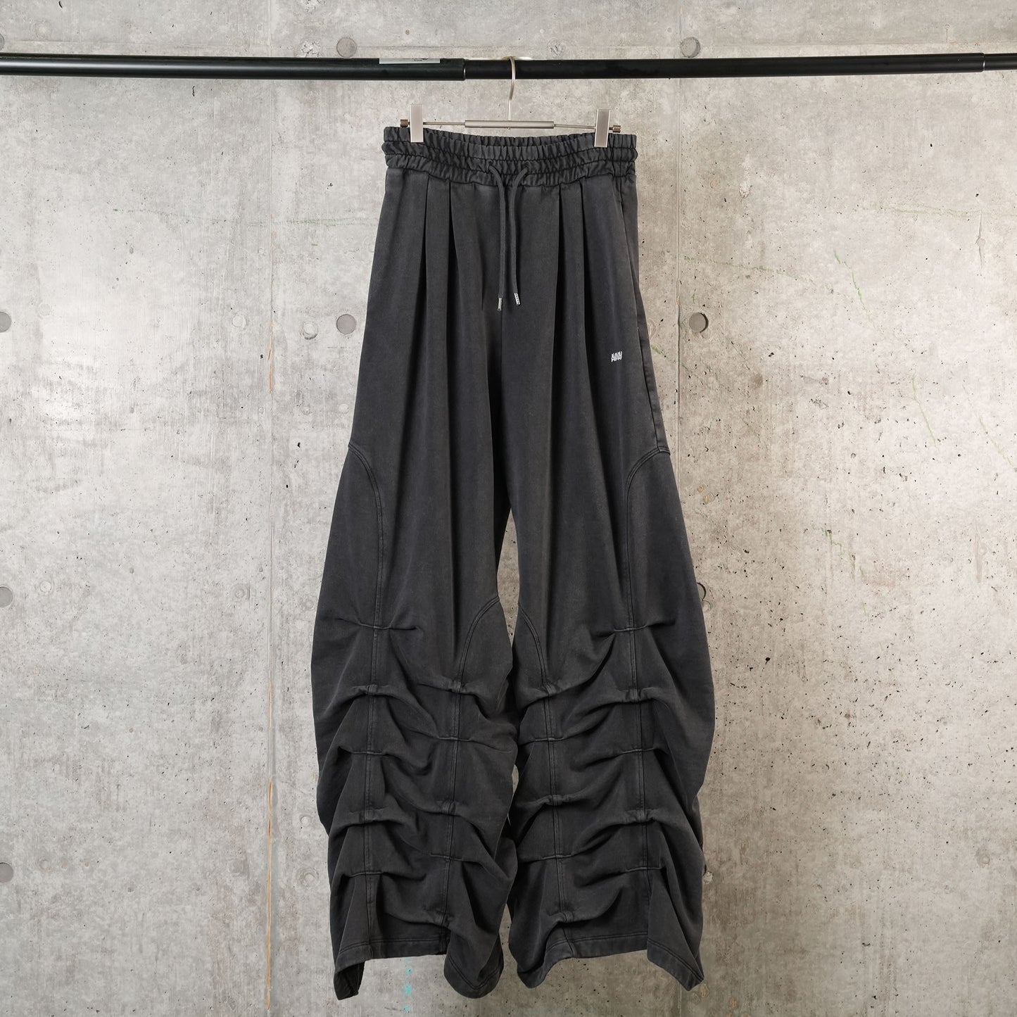 SMOCKED TRACK PANT / BLACK