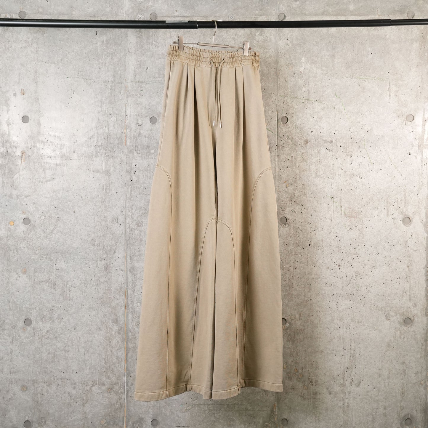 TRACK PANT / BEIGE