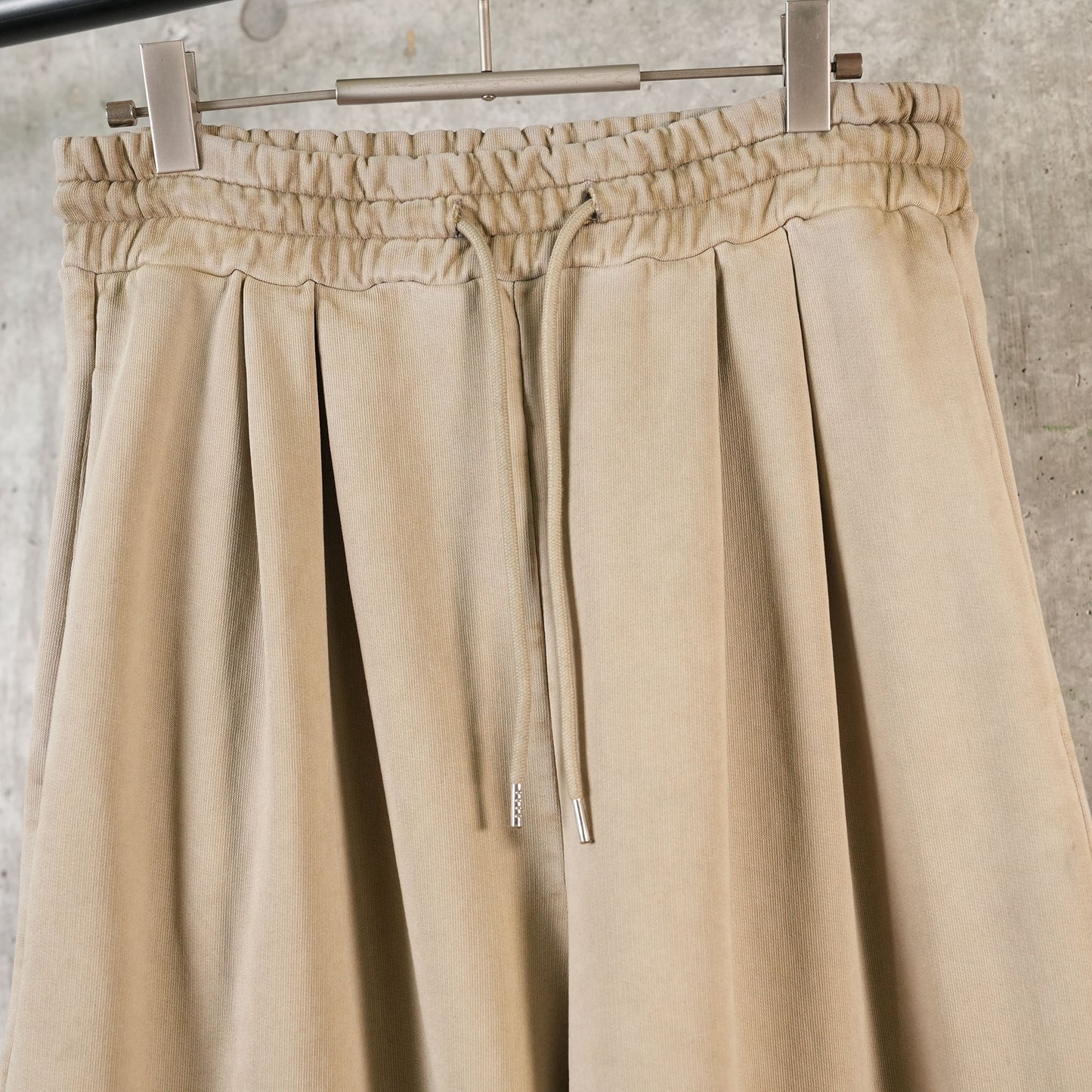 TRACK PANT / BEIGE