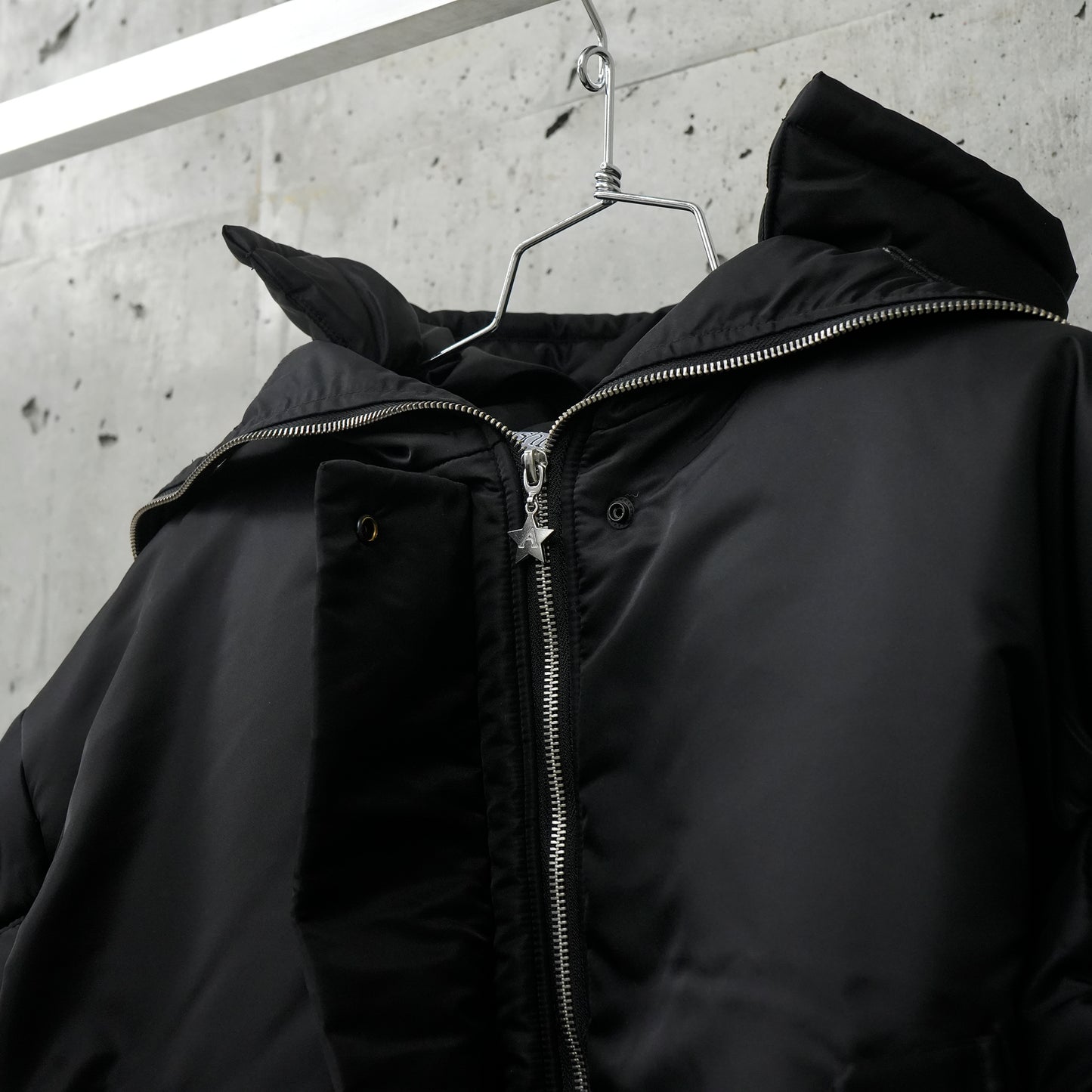 UTTERFLY BOMBER JACKET / BLACK