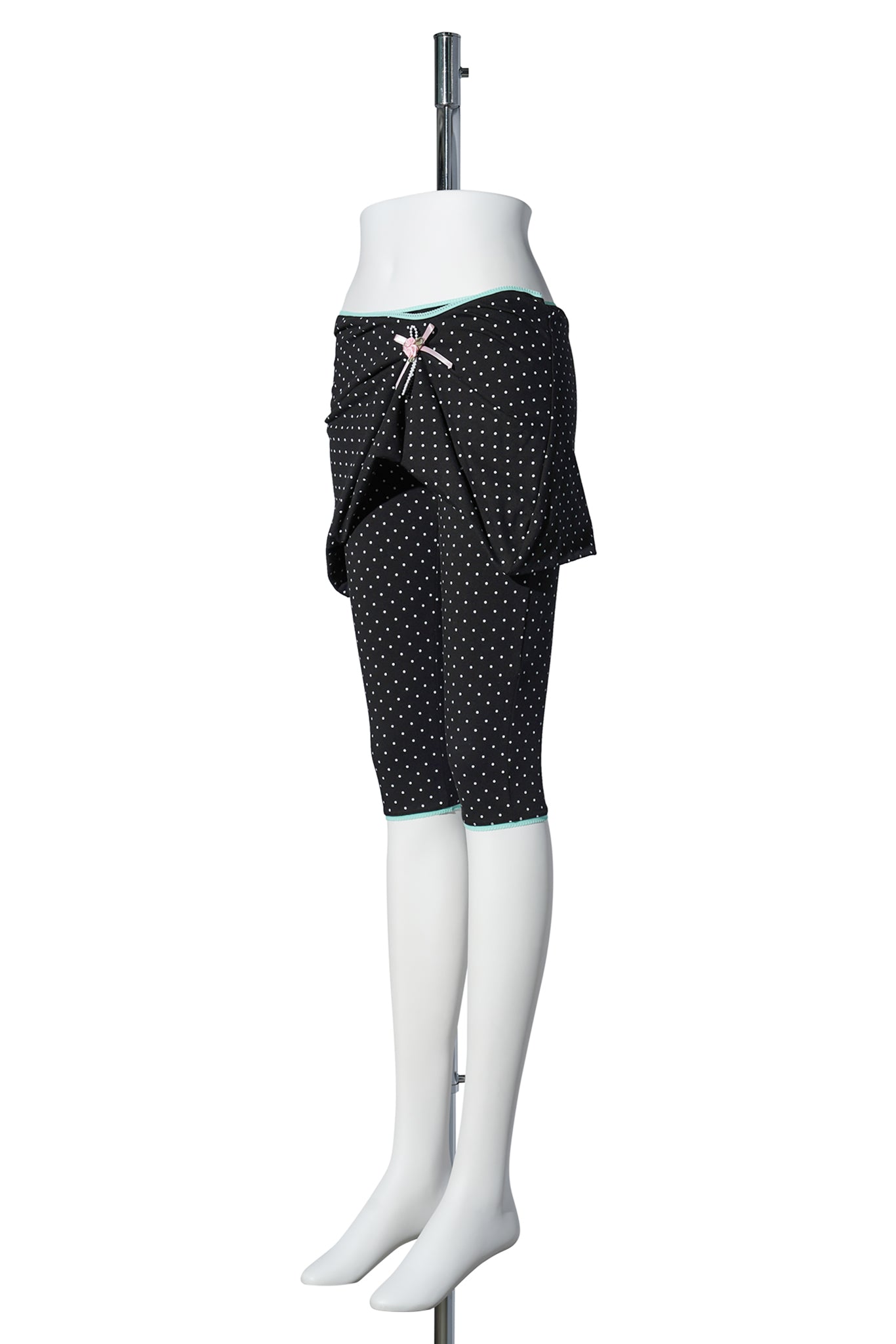 NAPPY PIN SHORTS / BLACK POLKA DOT