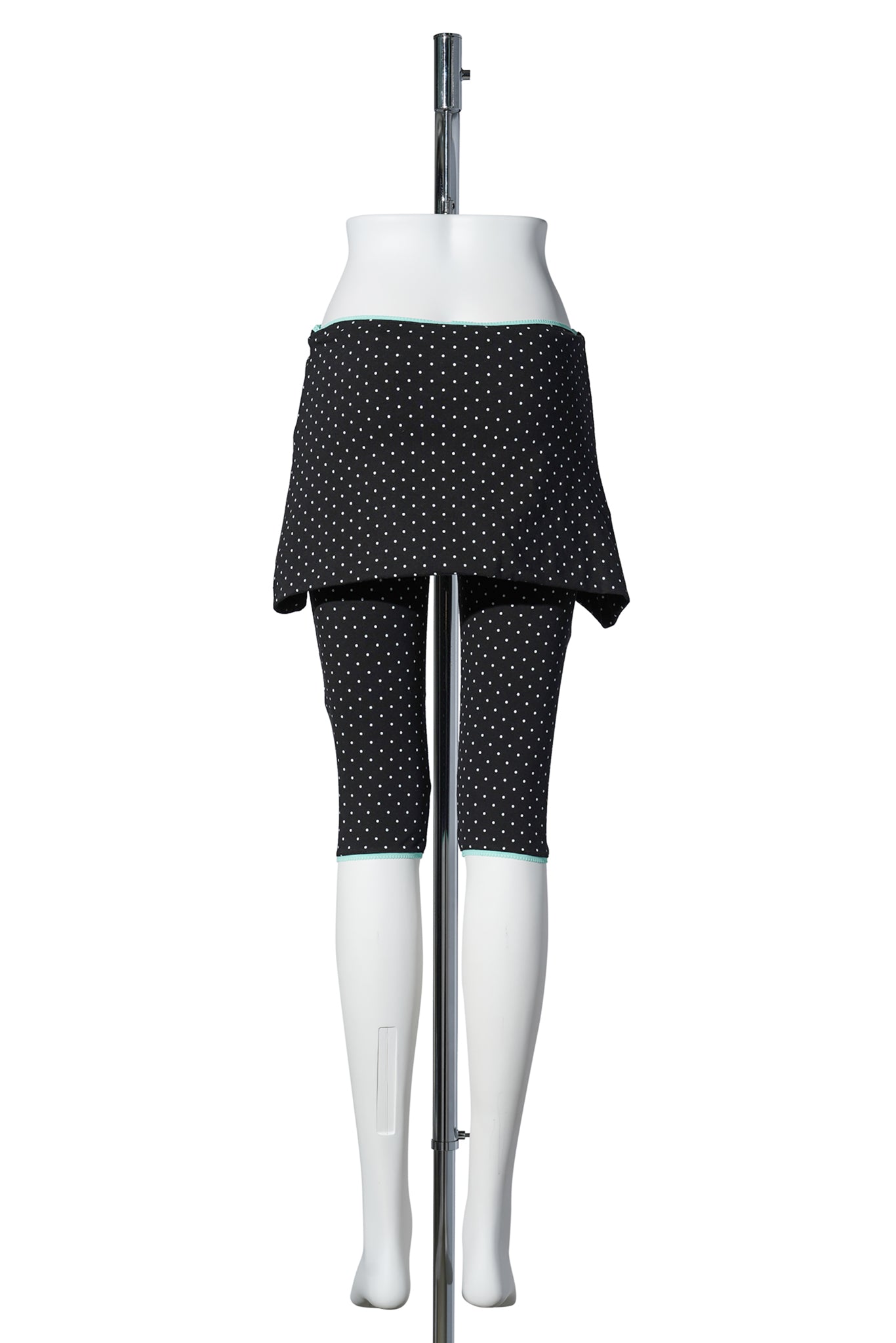 NAPPY PIN SHORTS / BLACK POLKA DOT