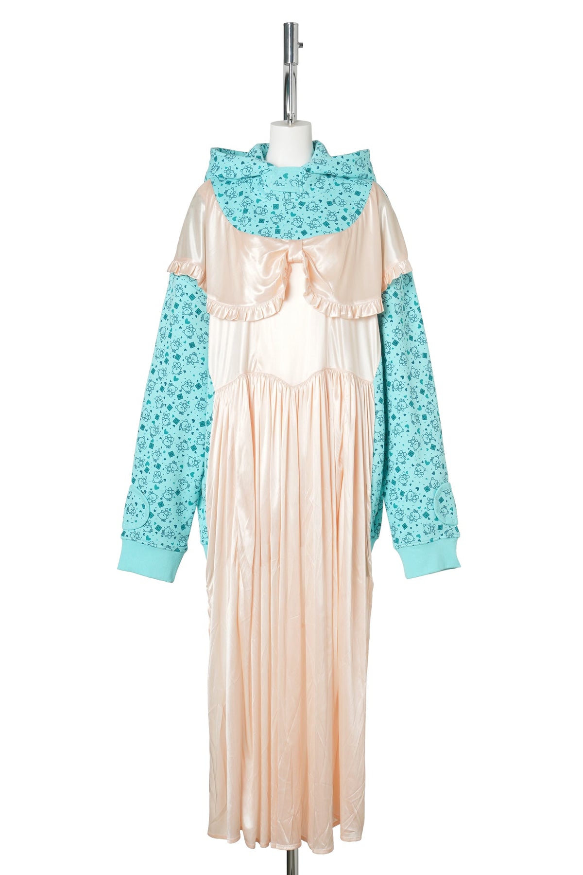 GOWN HOODIE / BEAR