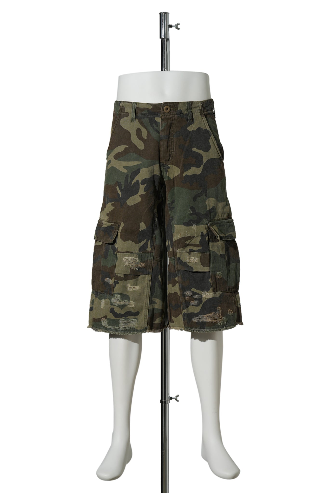 TRACKER , CAMO SHORTS / CAMO