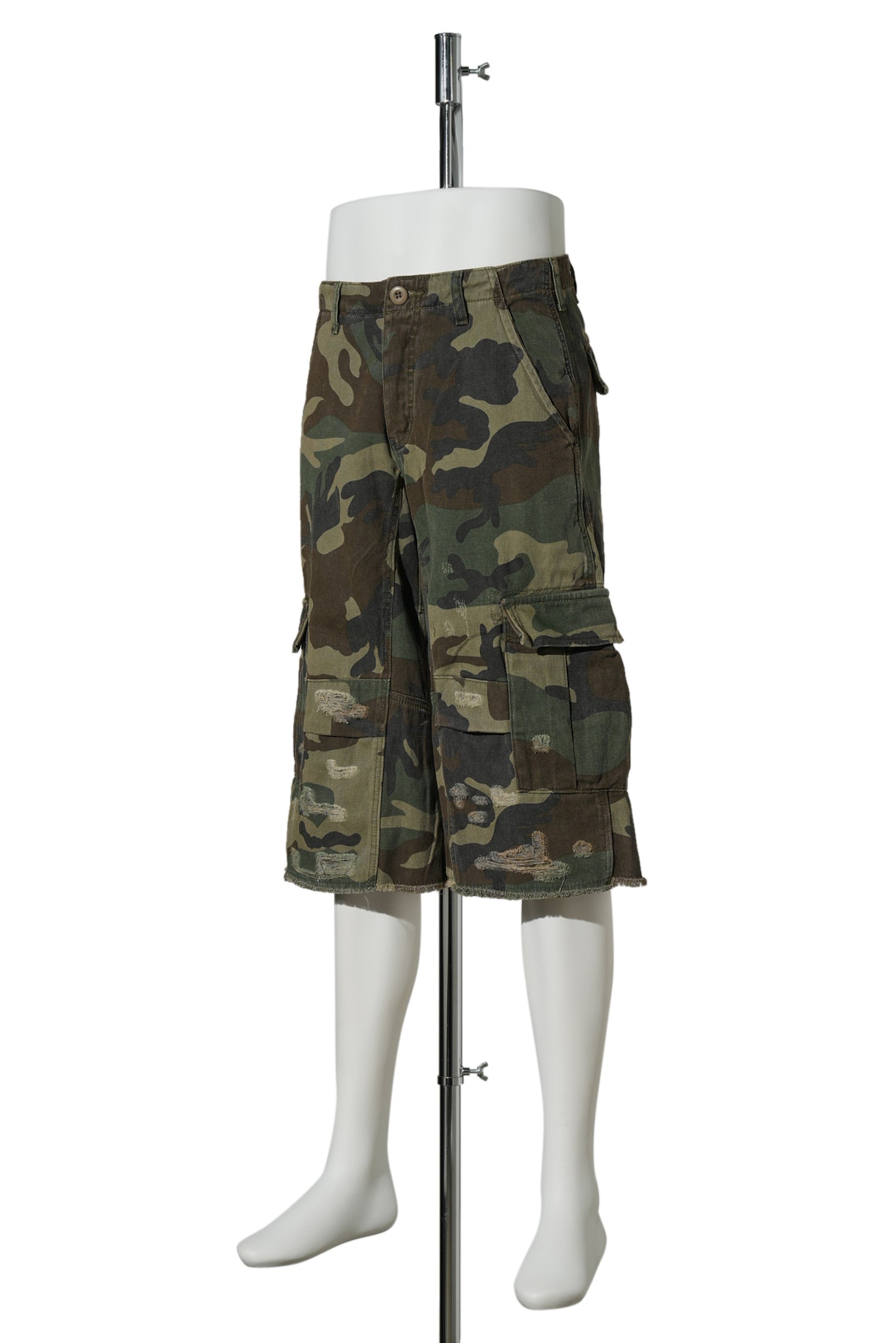 TRACKER , CAMO SHORTS / CAMO