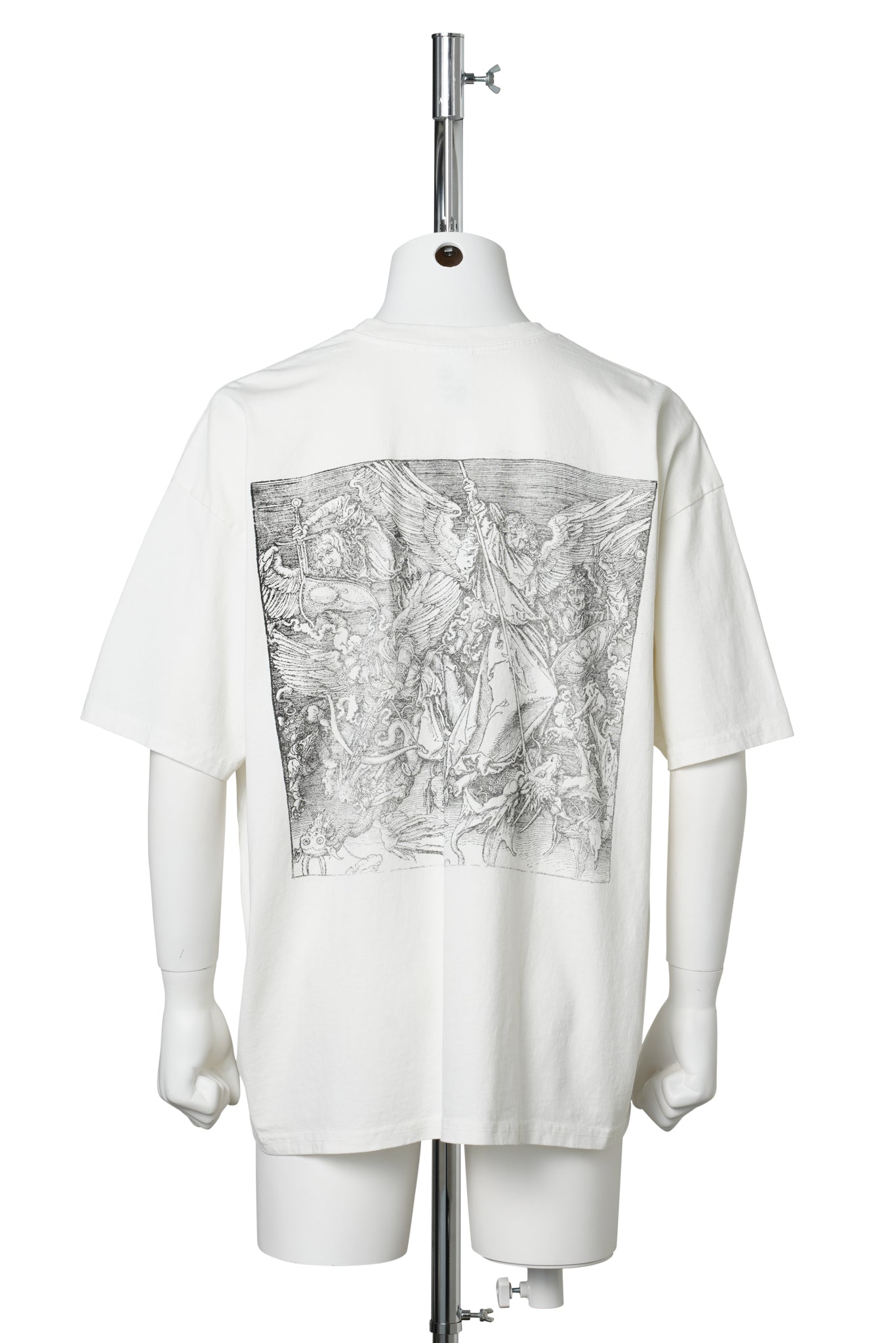 REACH, TEE / BONE