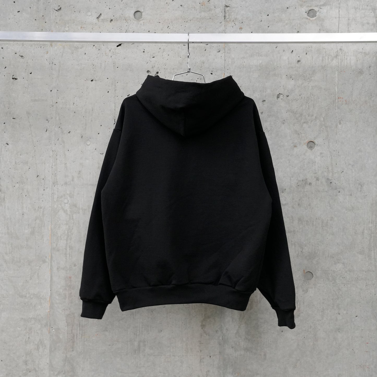 MIND POLLUTION HOODIE / BLACK