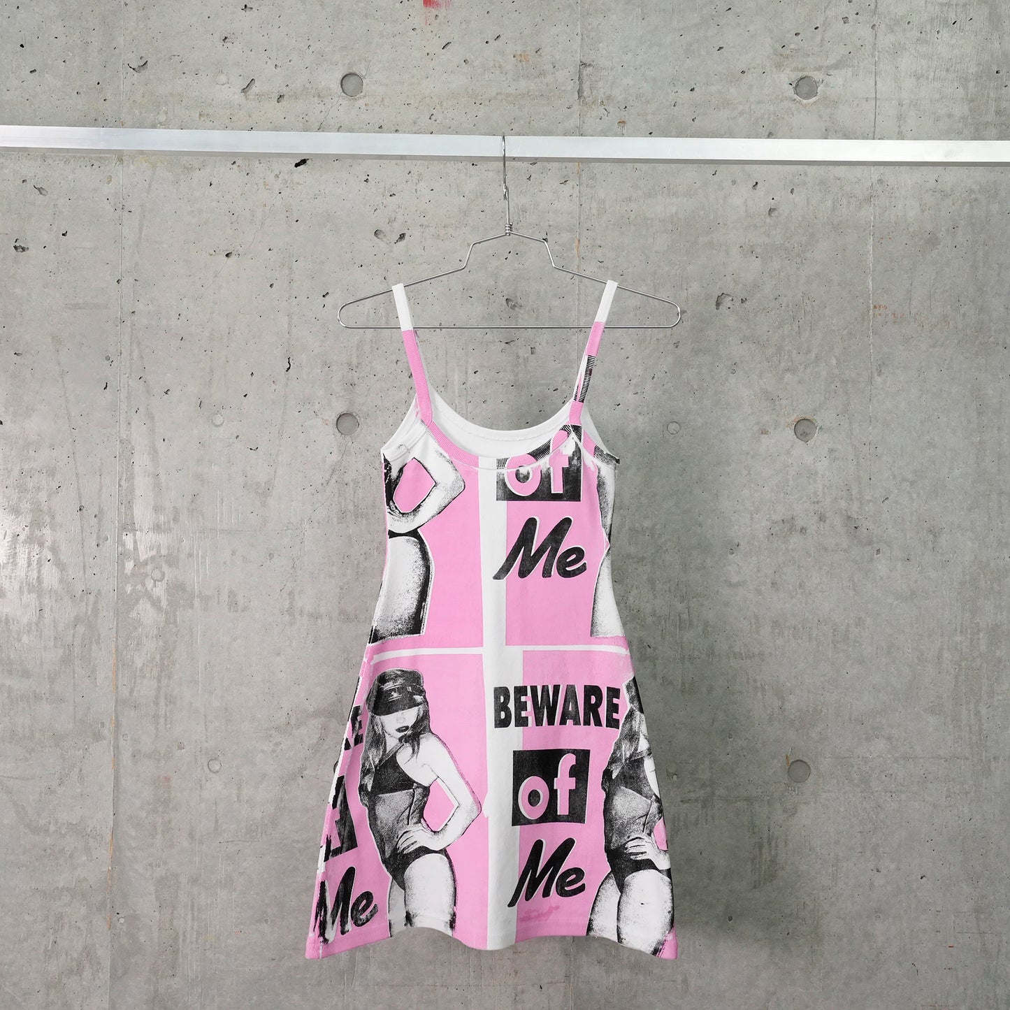 BE WARE OF ME DRESS / WHITE/PINK