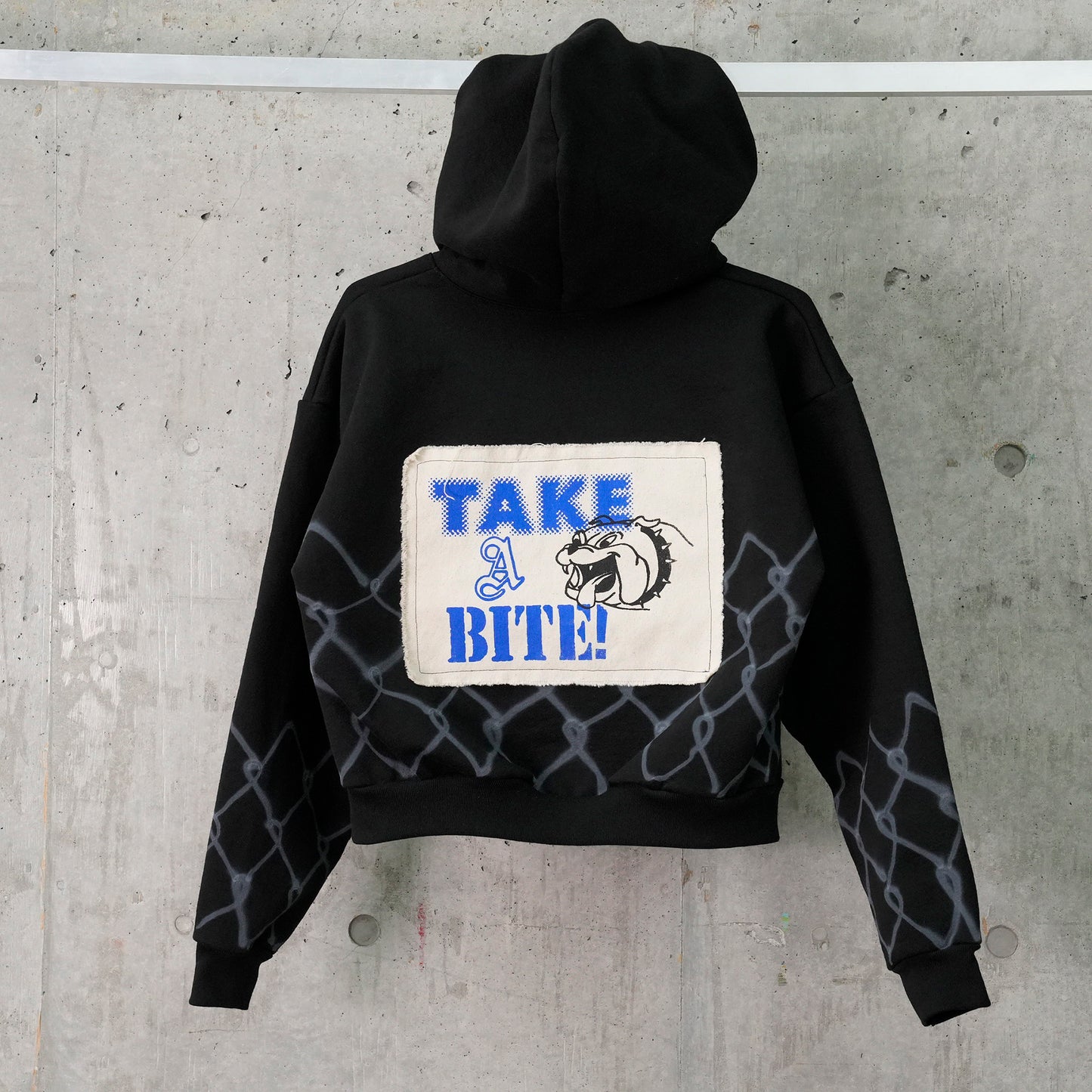 TAKE BITE HOODIE / BLACK