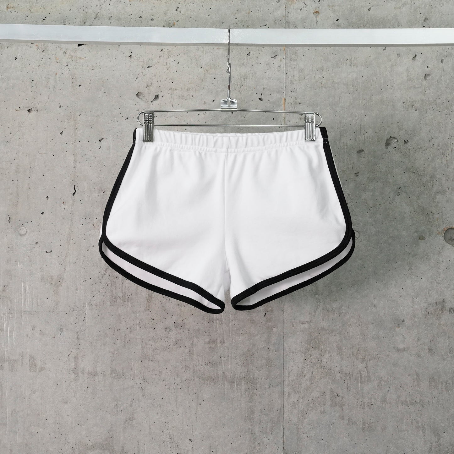 TAKE BITE SHORTS / WHITE