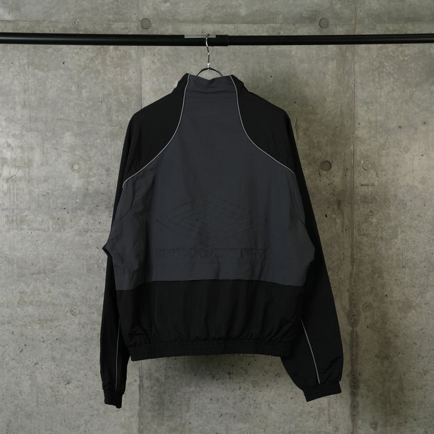 SHELL TRACK TOP / BLACK