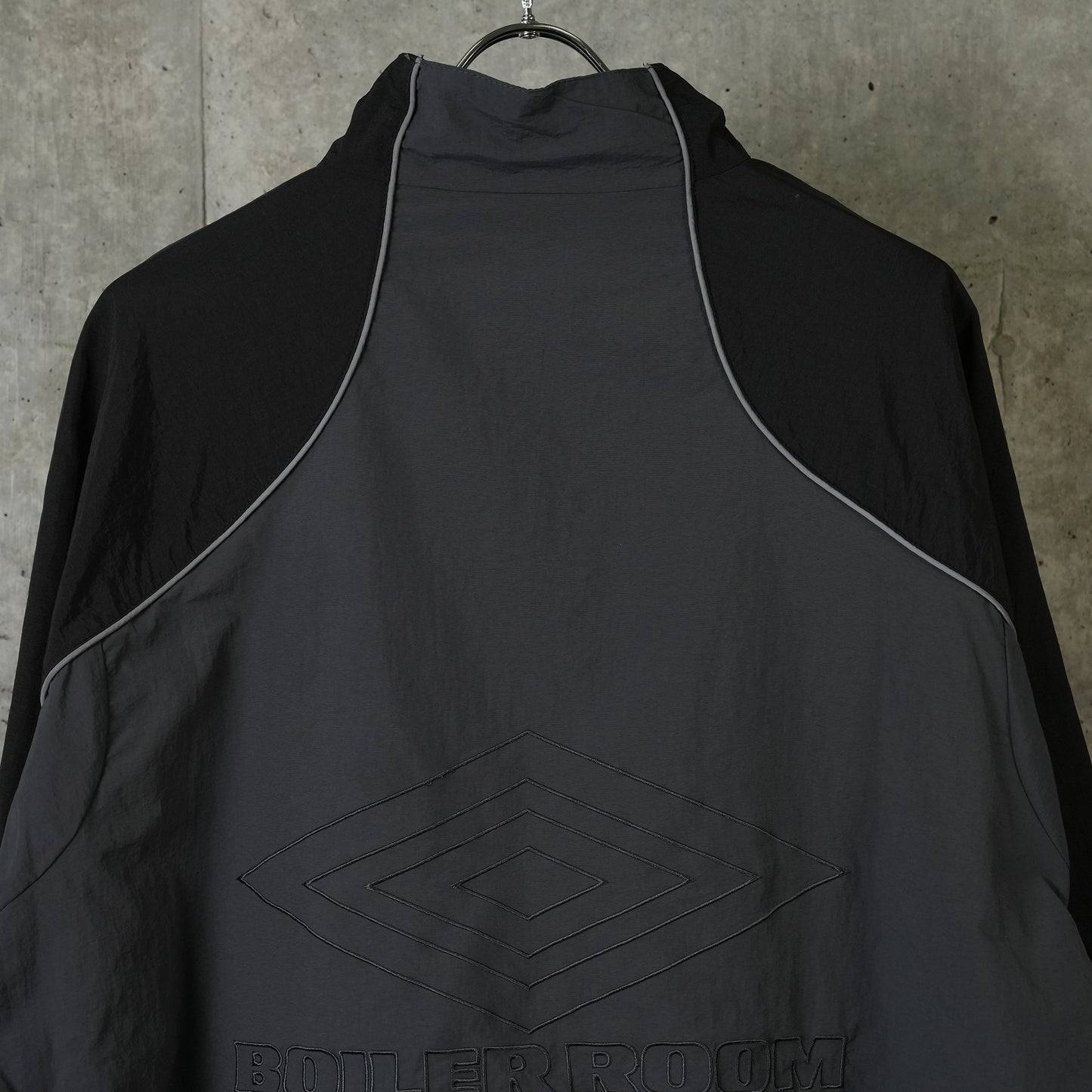 SHELL TRACK TOP / BLACK