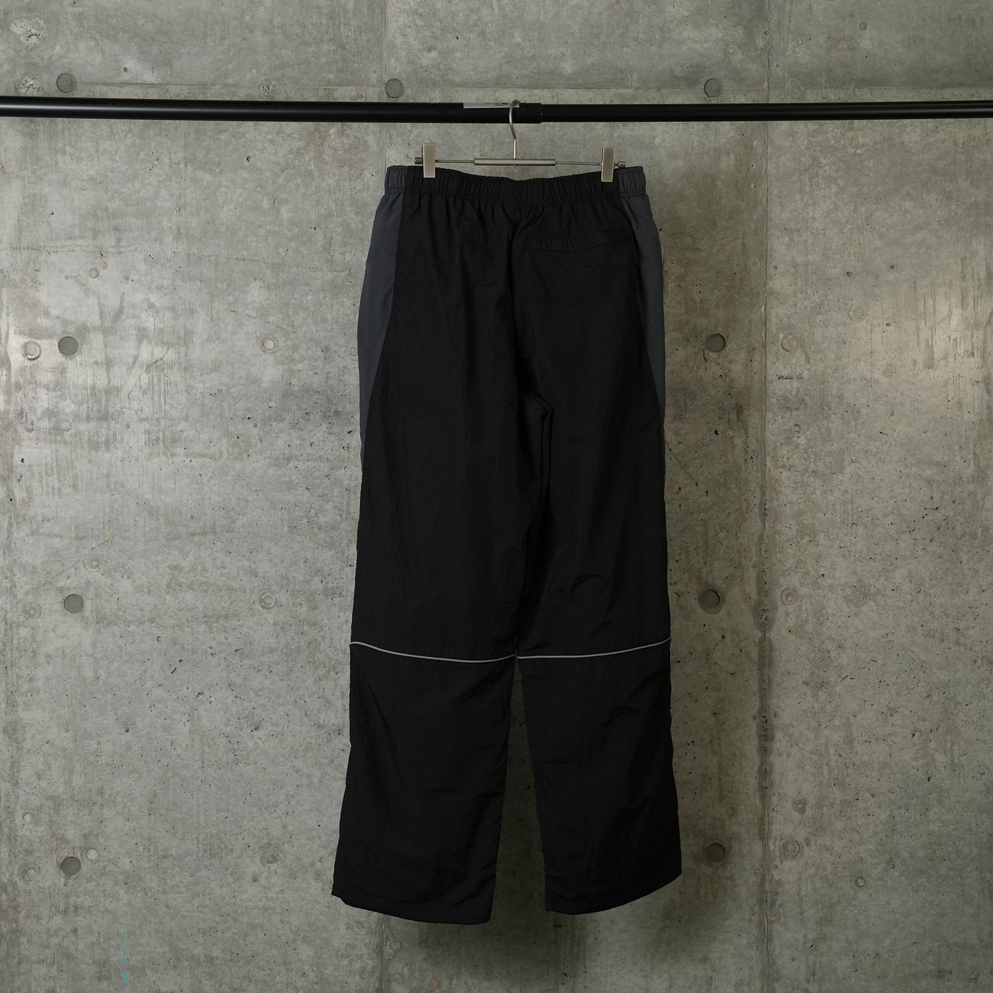 SHELL TRACK PANT / BLACK