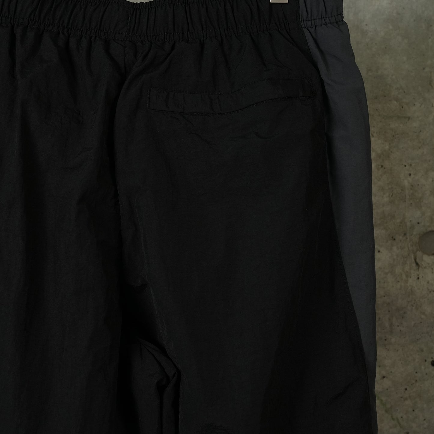 SHELL TRACK PANT / BLACK