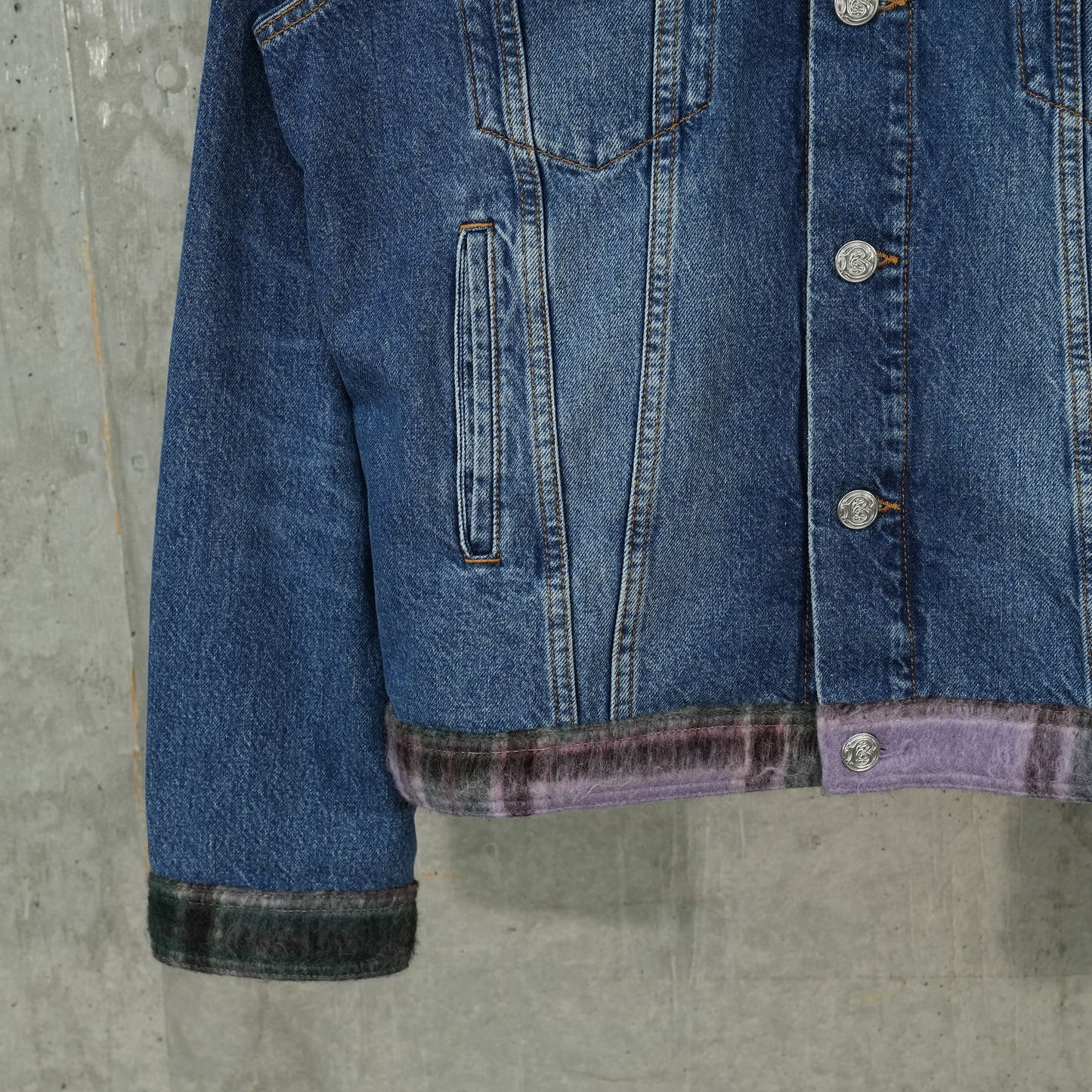 DENIM JACKET WITH TARTAN DETAILS / DENIM