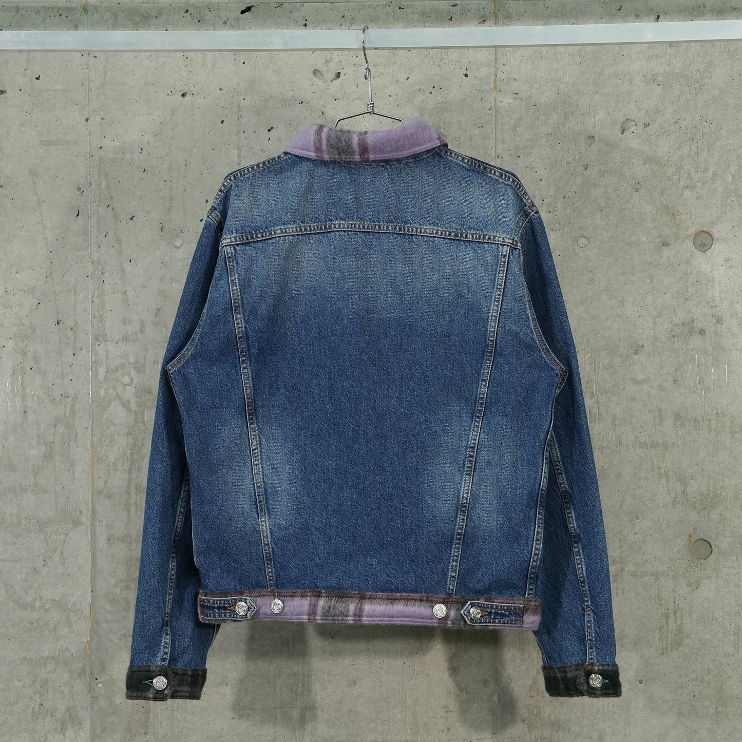 DENIM JACKET WITH TARTAN DETAILS / DENIM