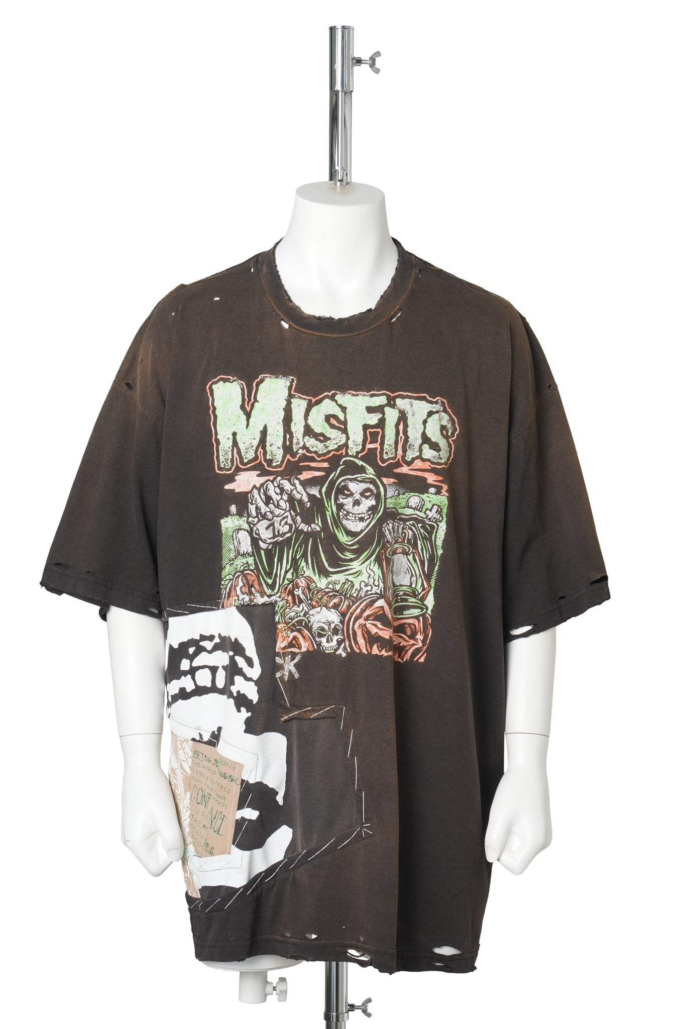 NEVER FIT IN” T-SHIRT / BLACK