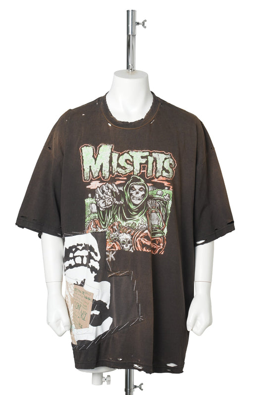 NEVER FIT IN” T-SHIRT / BLACK