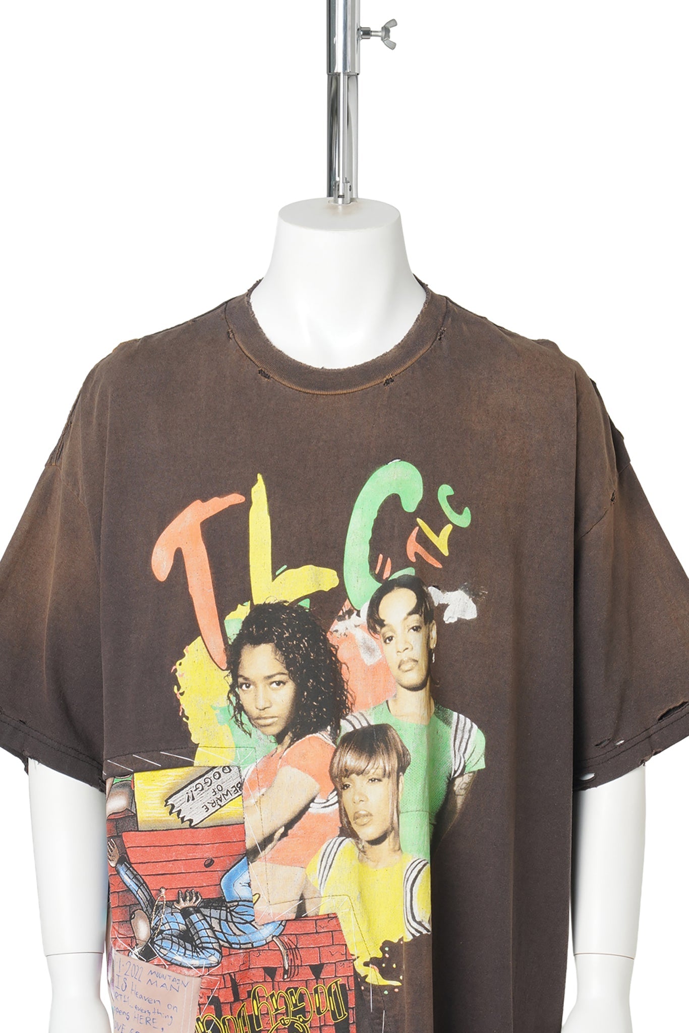 WHERE DREAMS COME TRUE” T-SHIRT / BLACK
