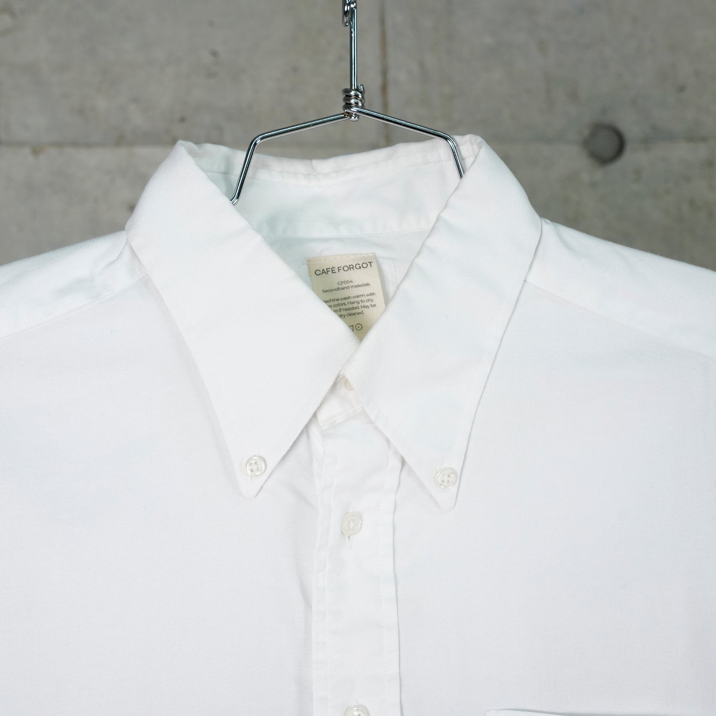 BUTTON DOWN / WHITE NAVY PRINT