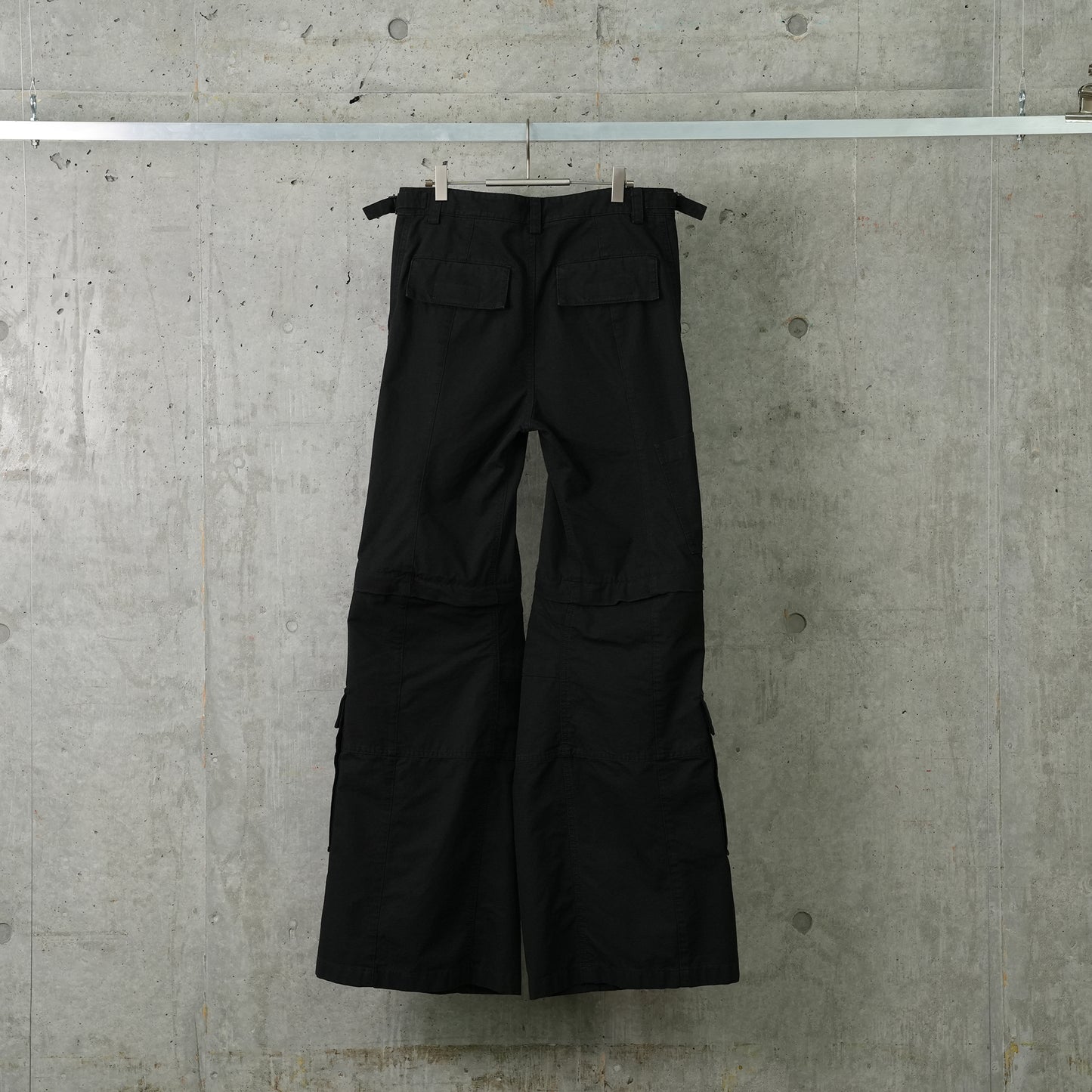 FLARED CARGO PANTS / 1000:BLACK