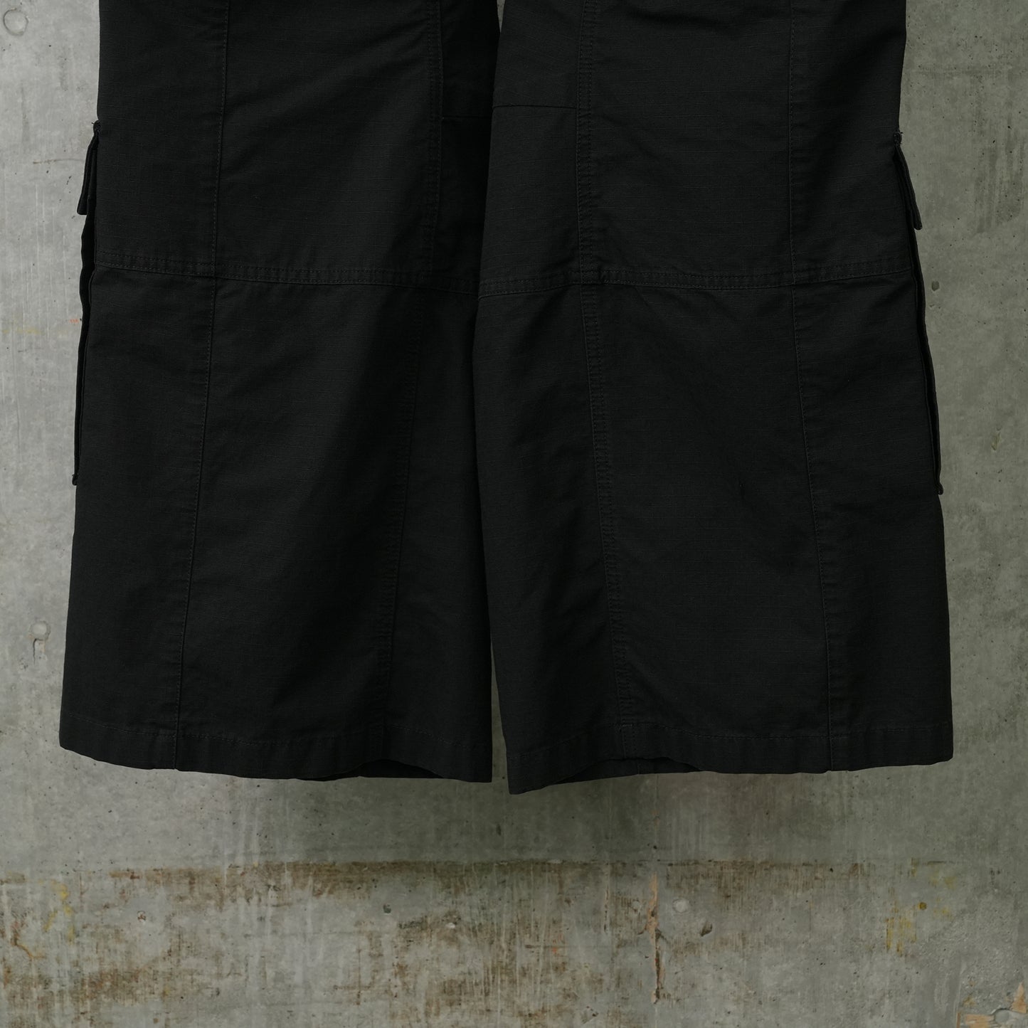 FLARED CARGO PANTS / 1000:BLACK