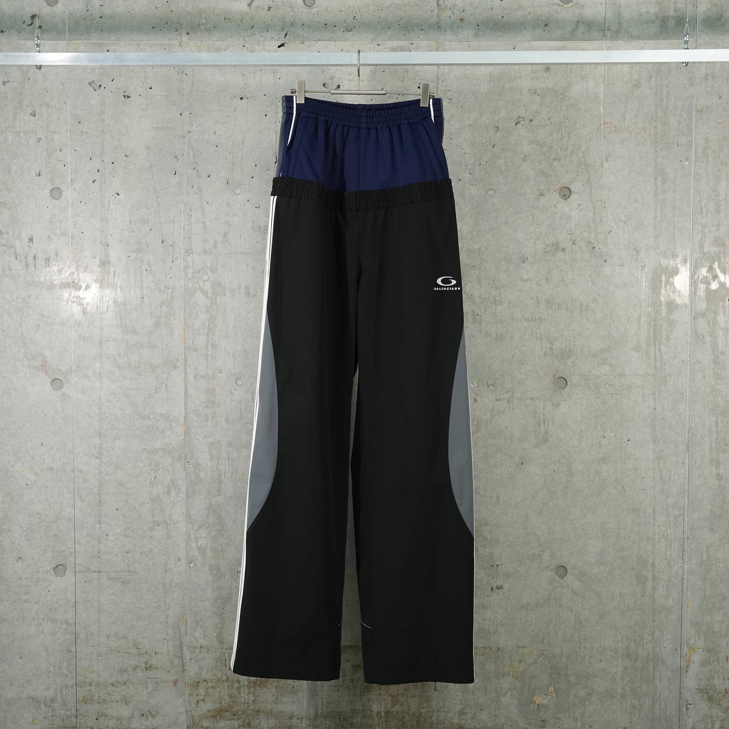 CUT-UP TRACKSUIT PANTS / 1000:BLACK