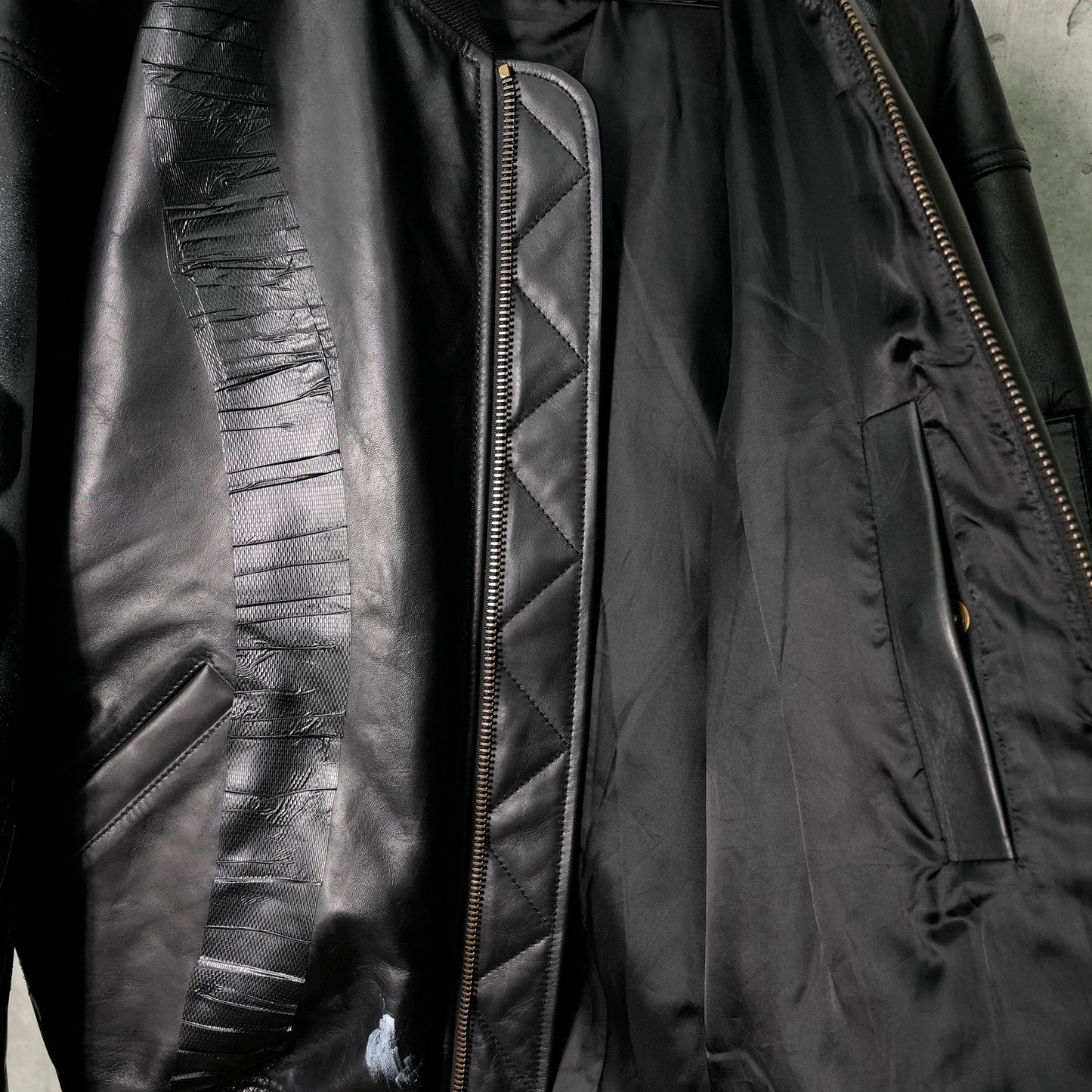 "EXCLUSIVE" BOMBER JACKET / 1000:BLACK