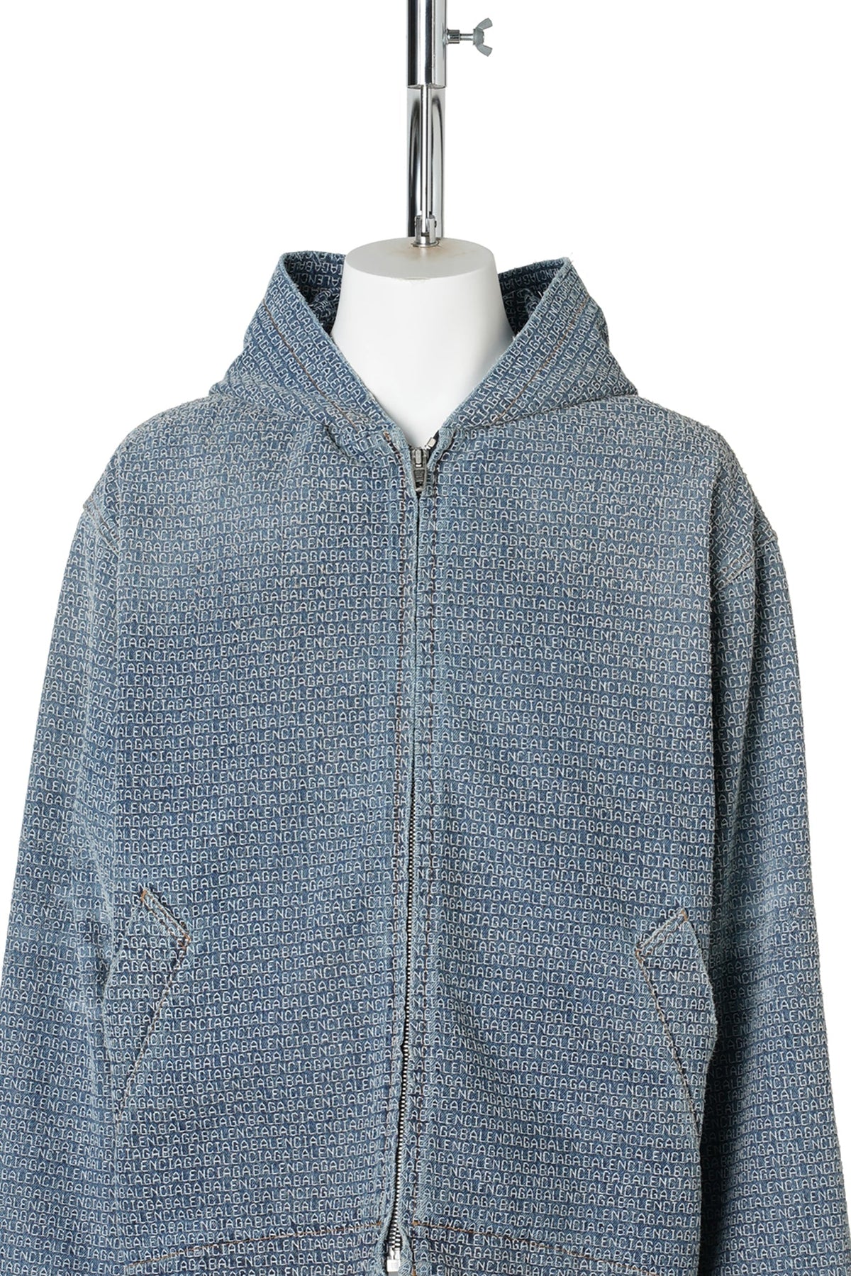 ALL OVER EMBRO HOODED JACKET / 5002:DARK BLUE