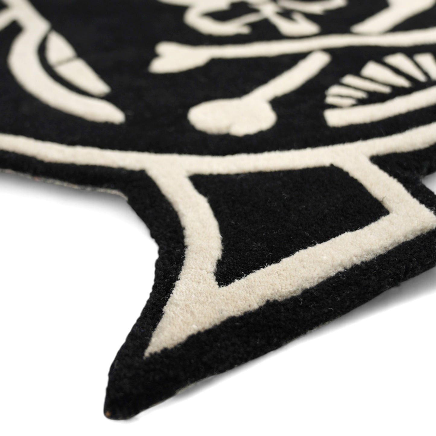 TOTEM RUG / BLACK/CREAM