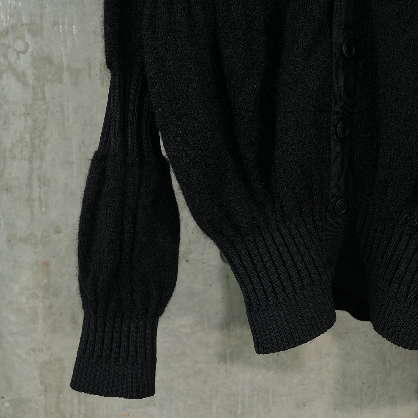 FLUTED MOHAIR CARDIGAN / BLACK