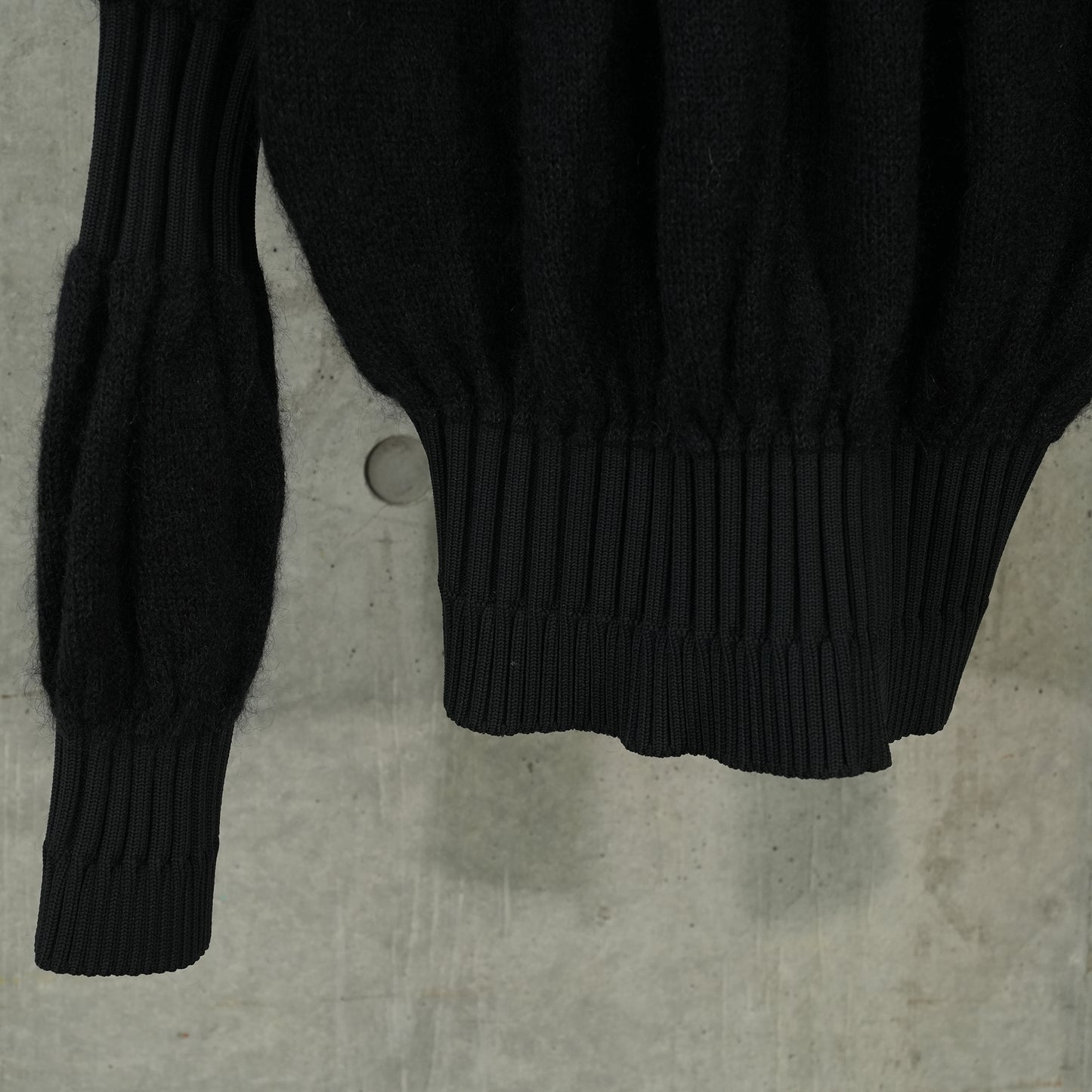 FLUTED MOHAIR CARDIGAN / BLACK