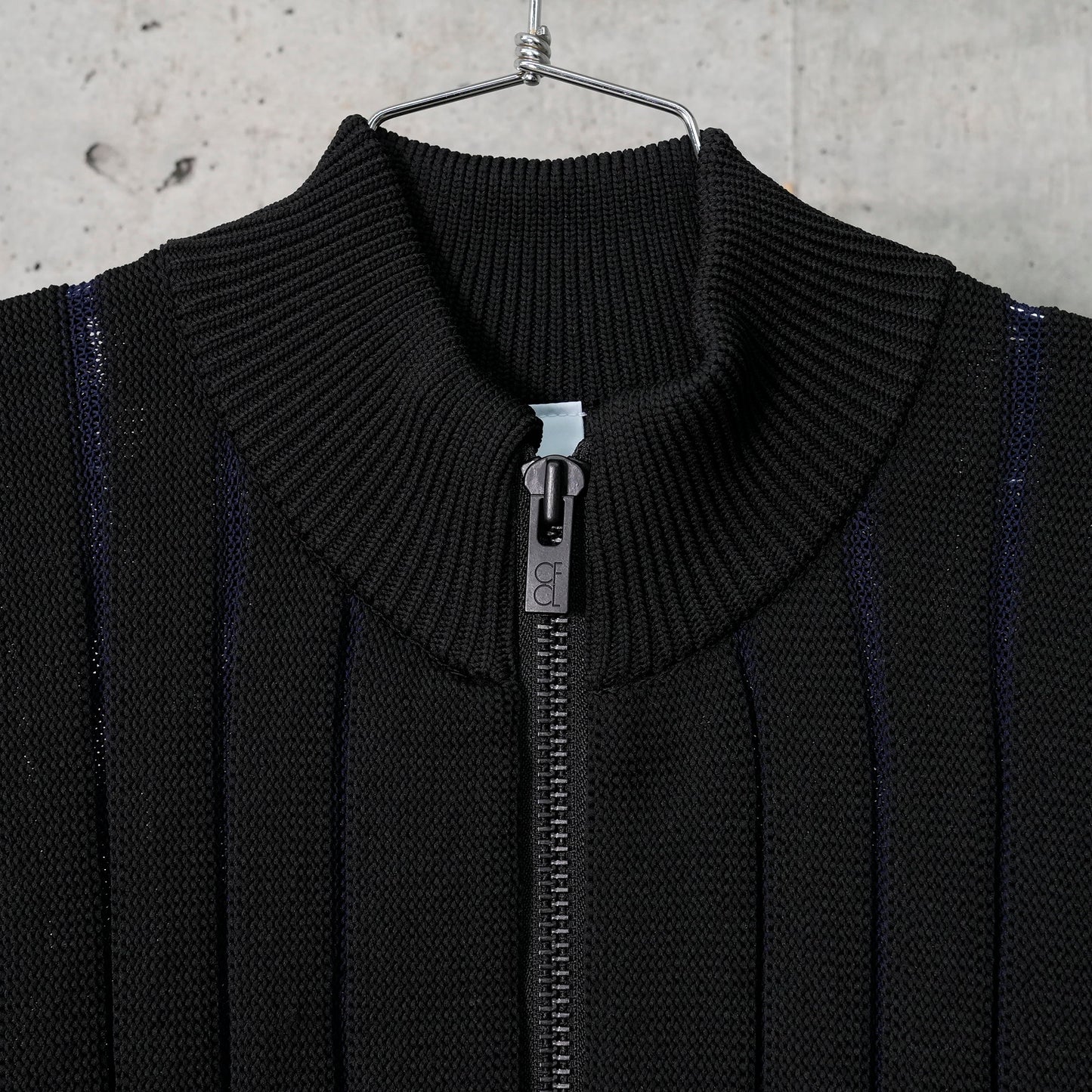 LOUVER STAND-UP COLLAR BLOUSON / BLACK